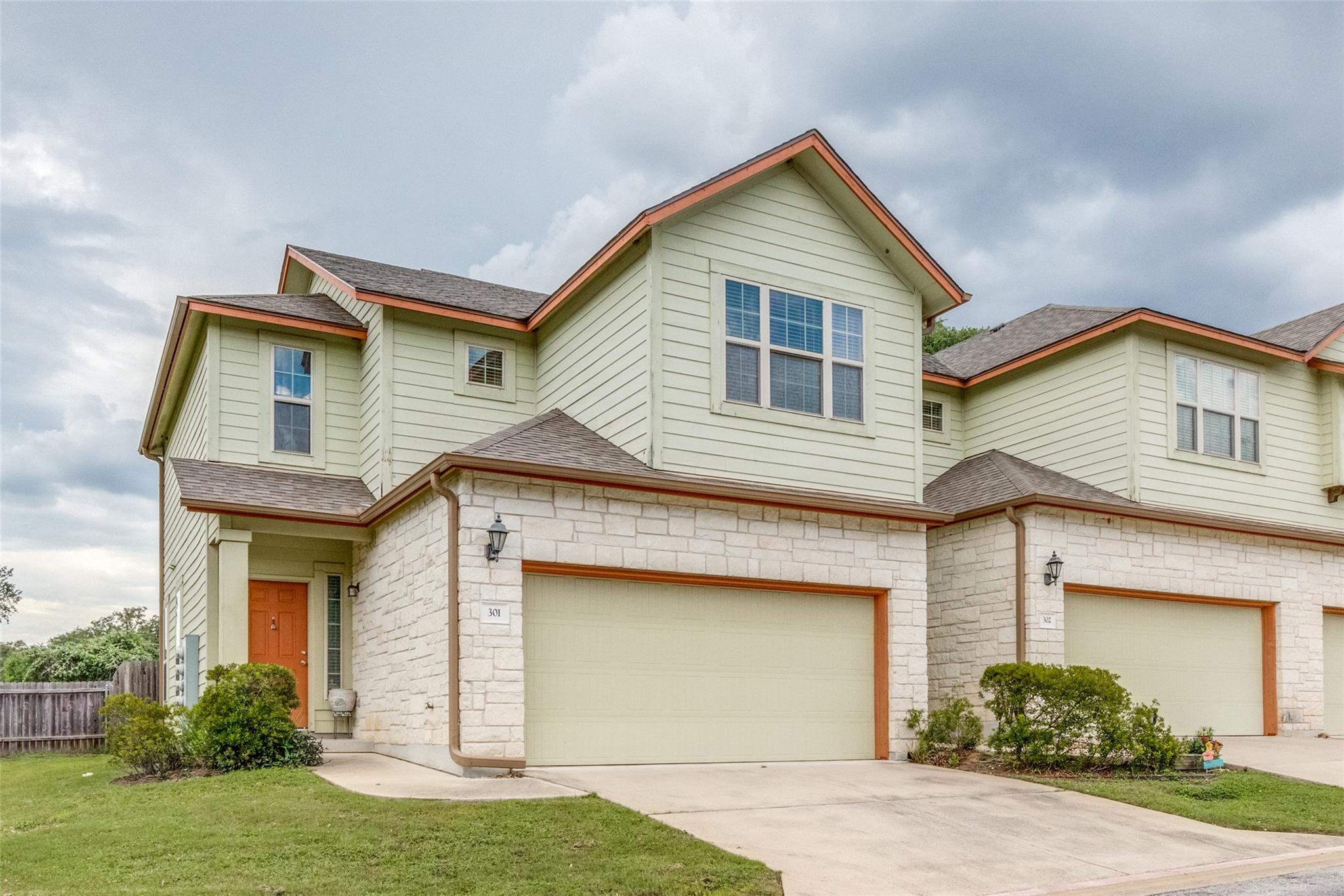 2410 Great Oaks DR