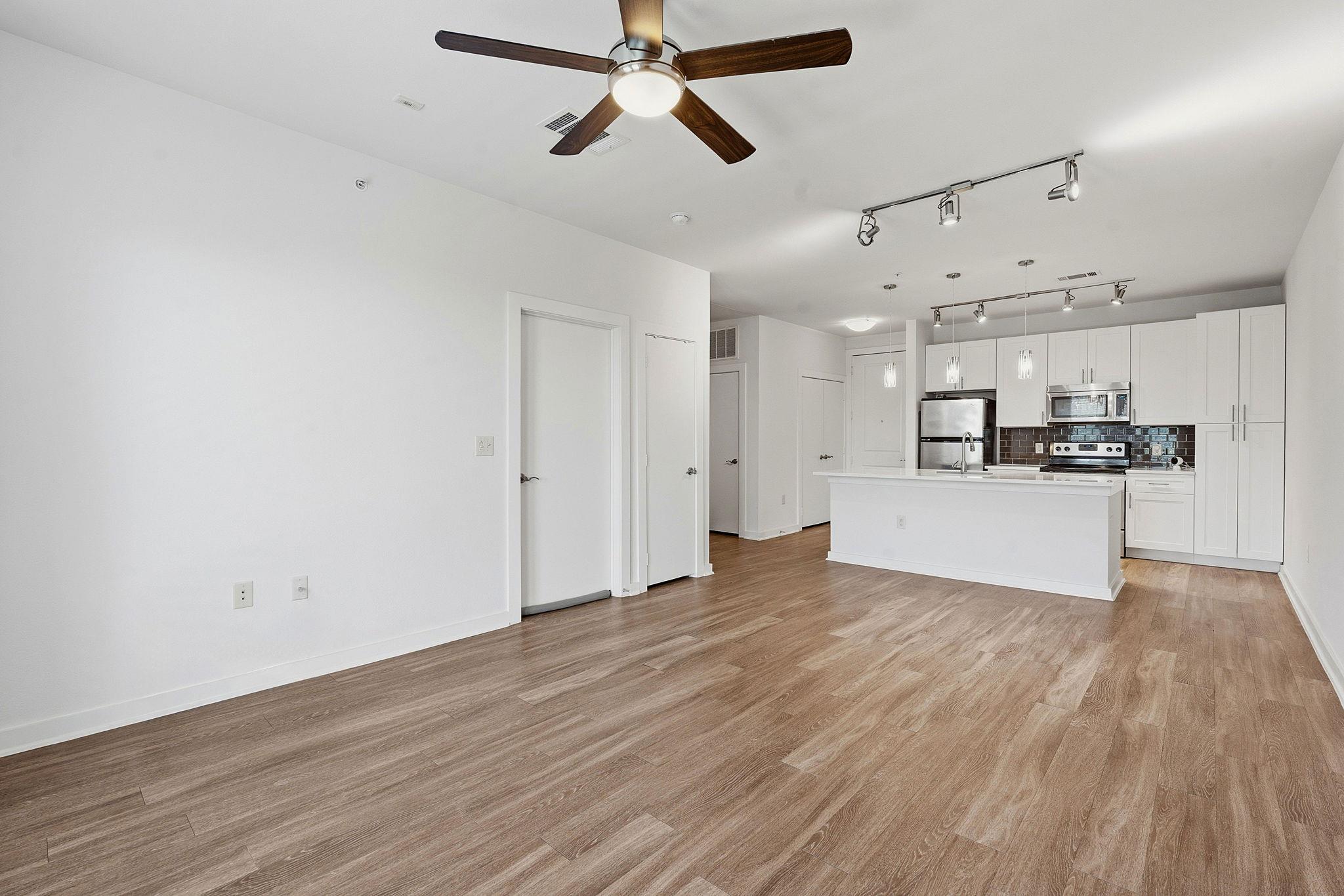 1900 Barton Springs RD
