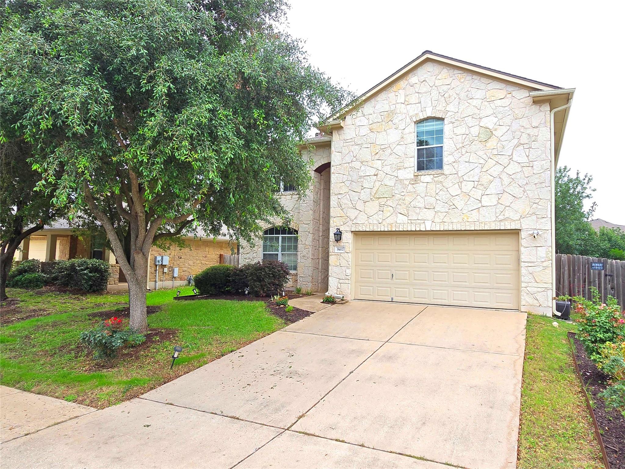 9412 Castle Pines DR