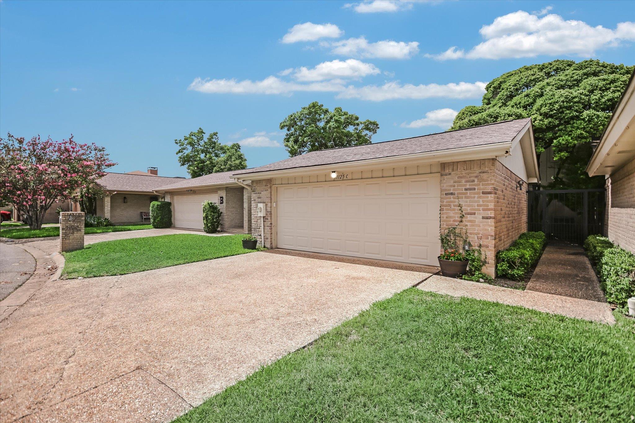 11125 Pinehurst DR