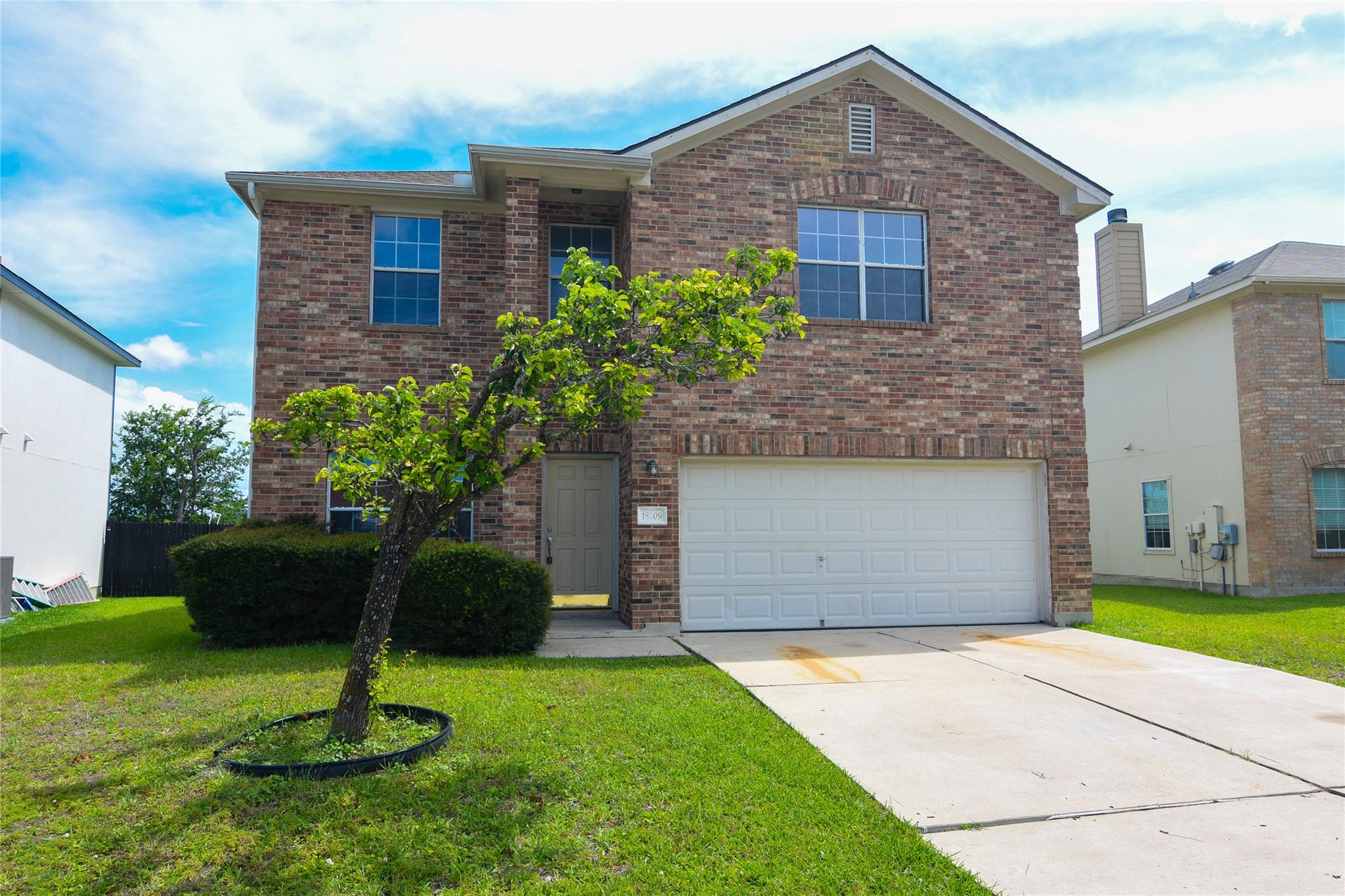 18209 Maxa DR