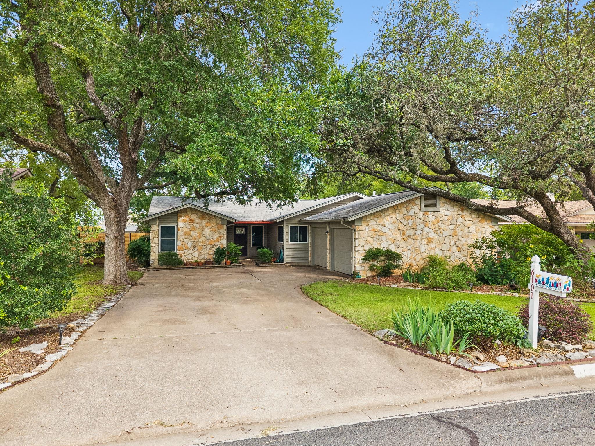 6101 Sun Vista DR