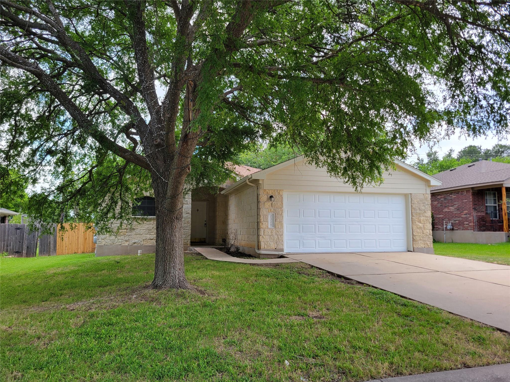 2328 Friarcreek LOOP