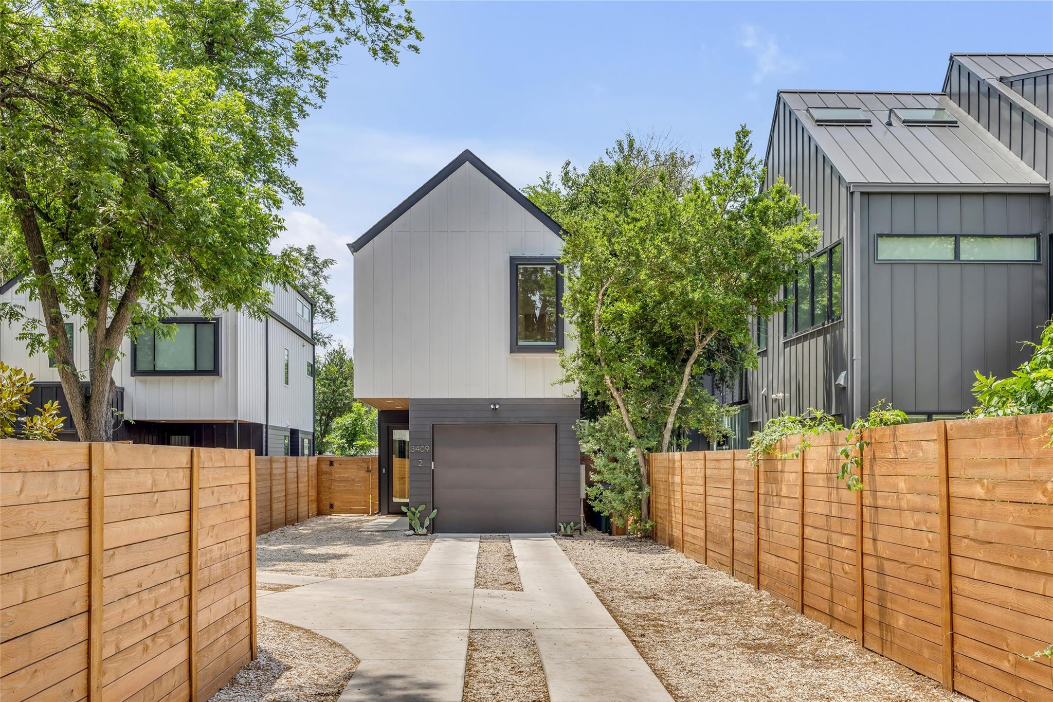3409 Neal ST