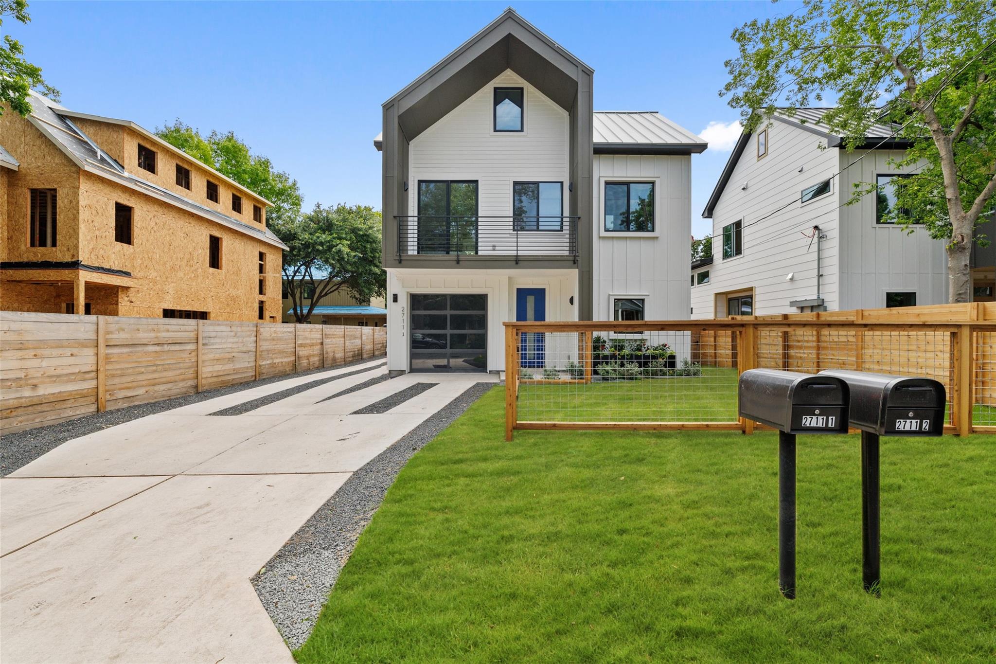 2711 Stacy LN
