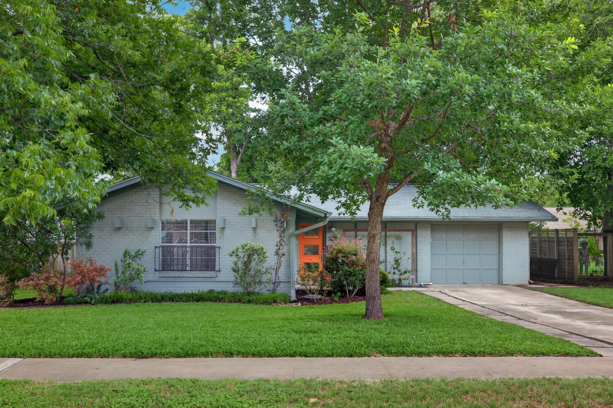 1103 Chesapeake DR