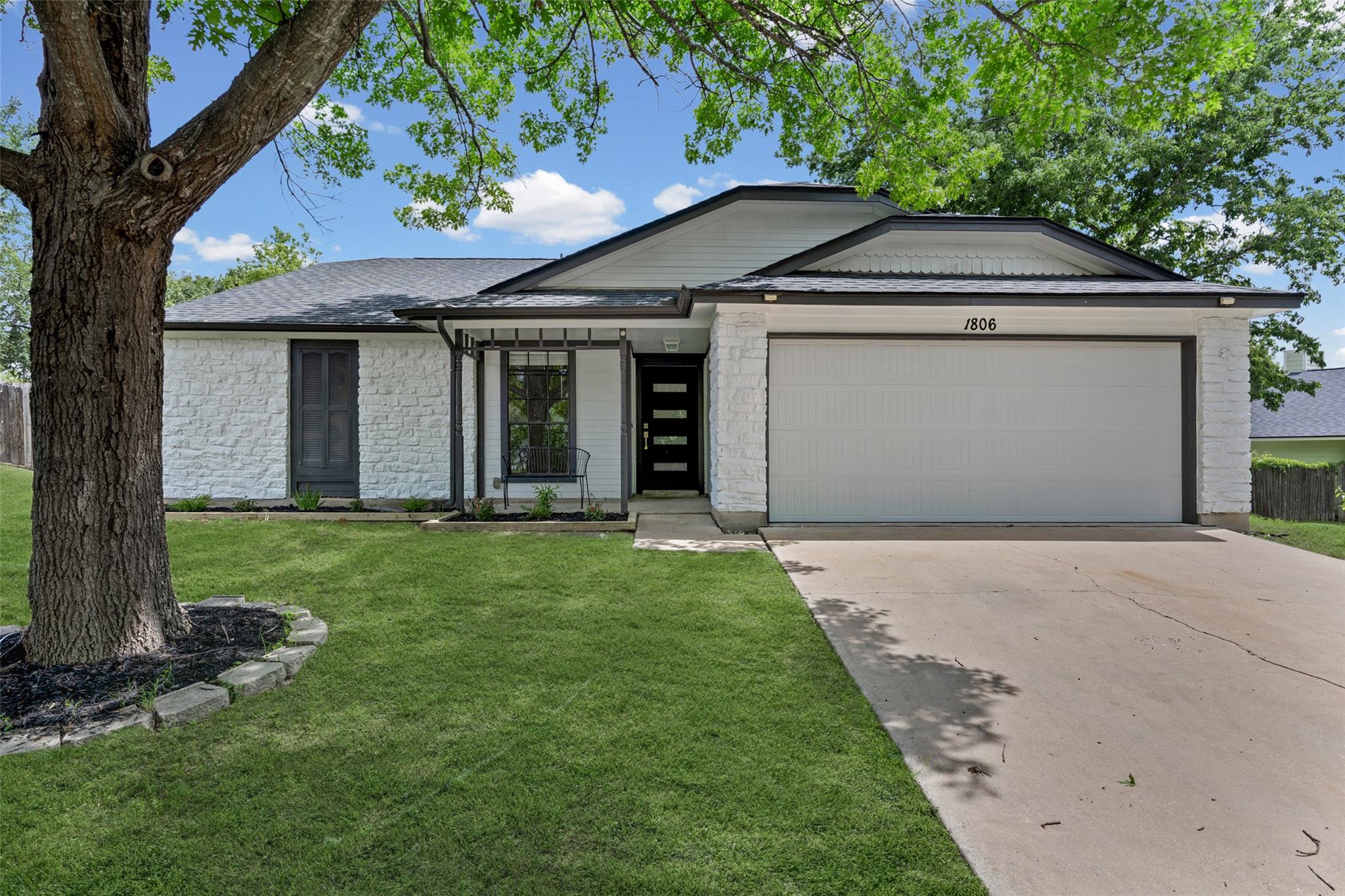 1806 Krizan Ave