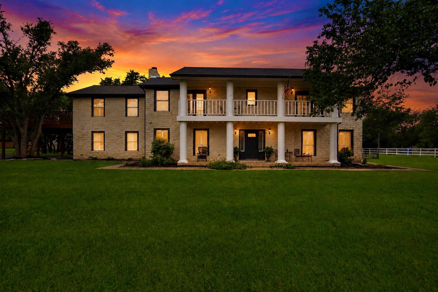 2204 Walsh DR