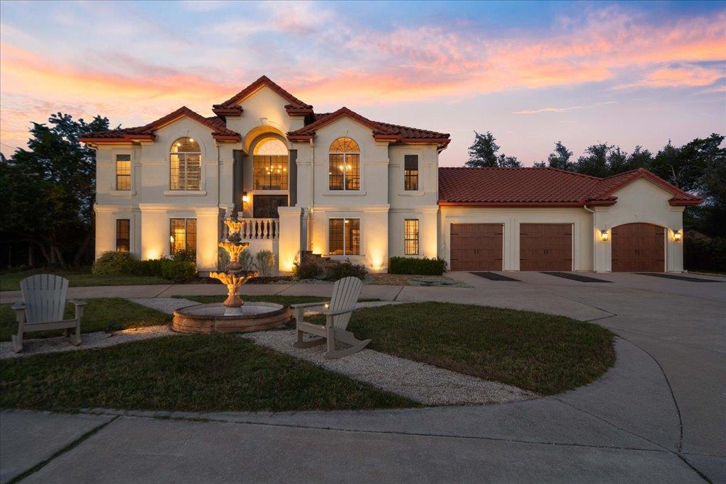 5201 Great Divide DR