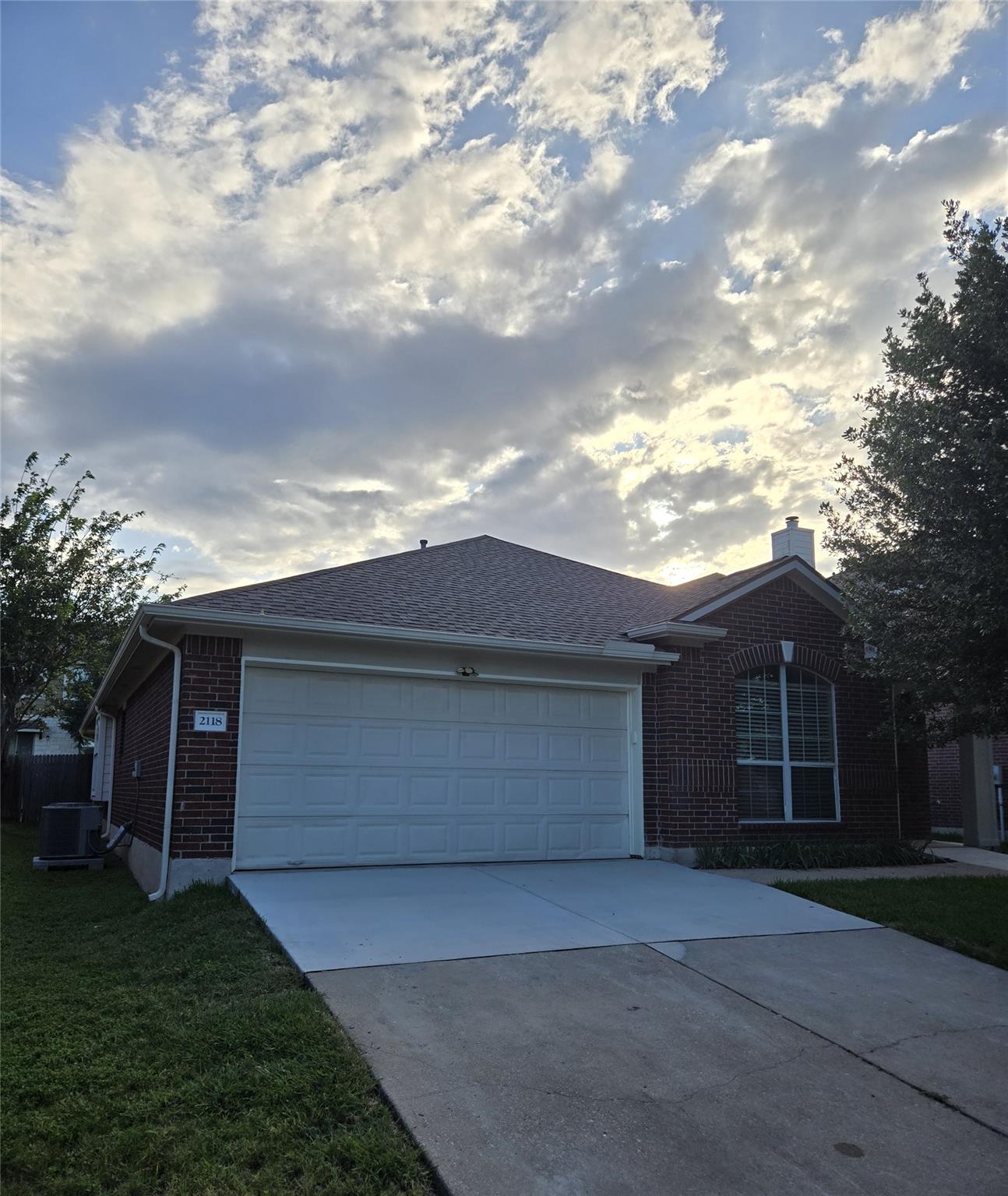 2118 Rachel LN