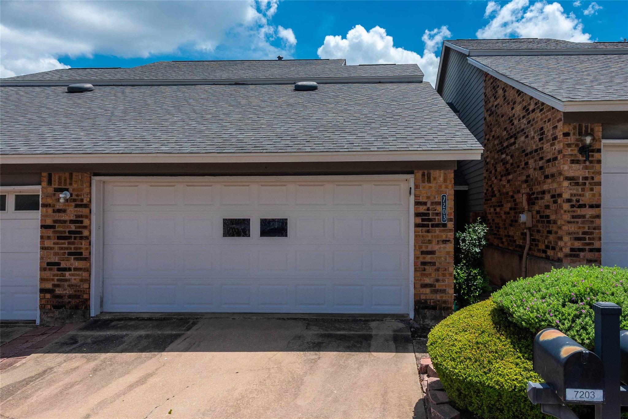 7203 Coronado CIR