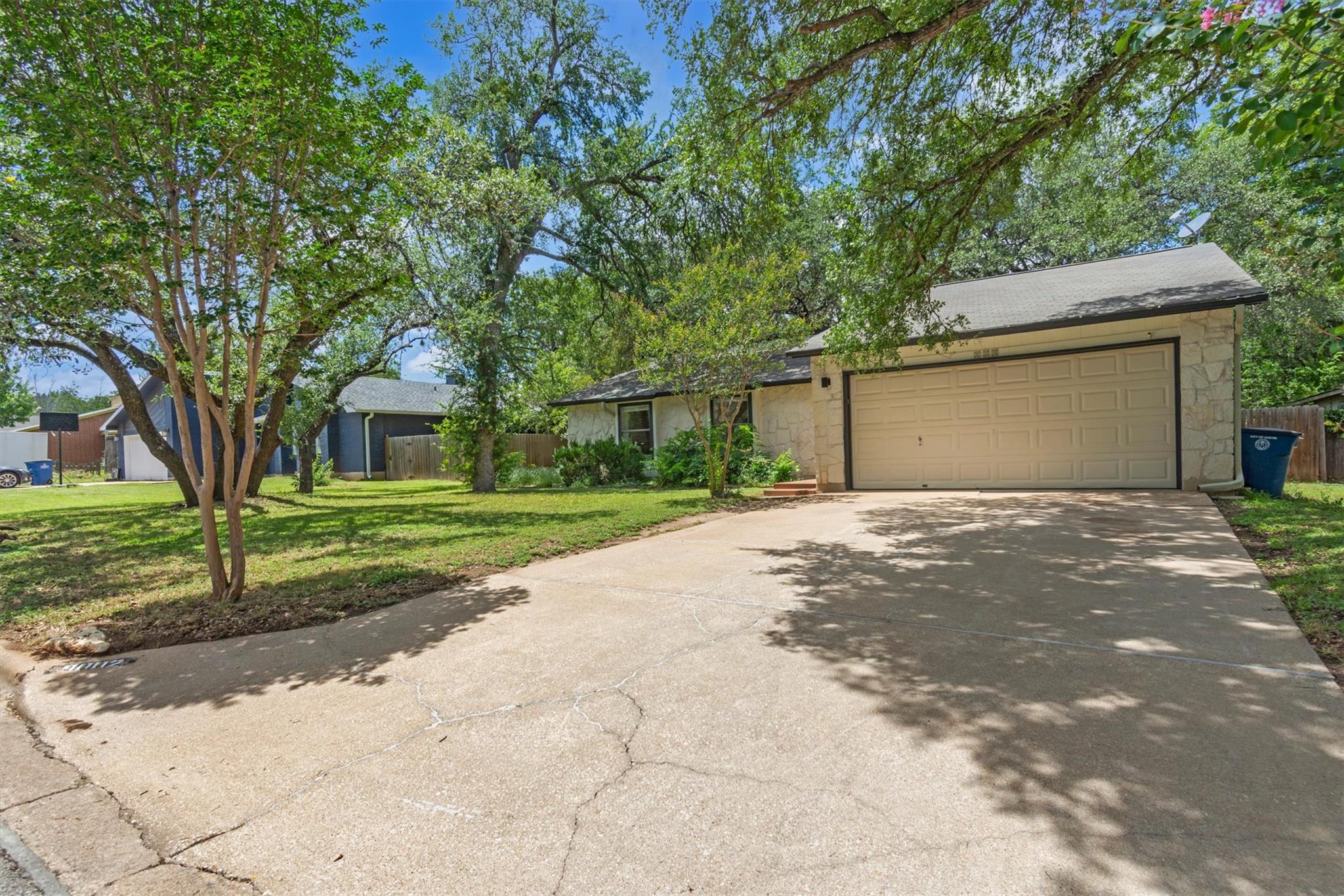 9002 Bubbling Springs TRL