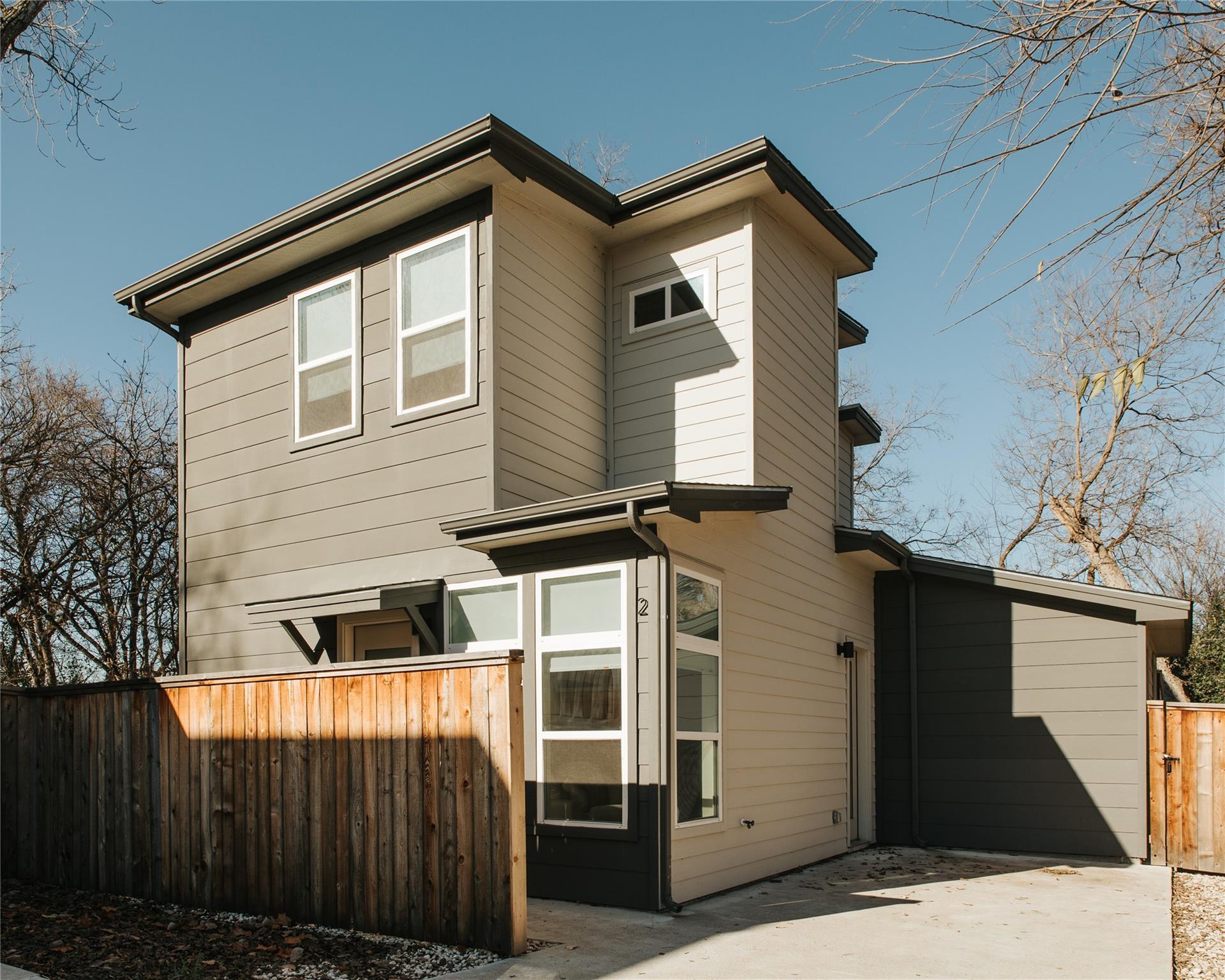 1128 Walton LN