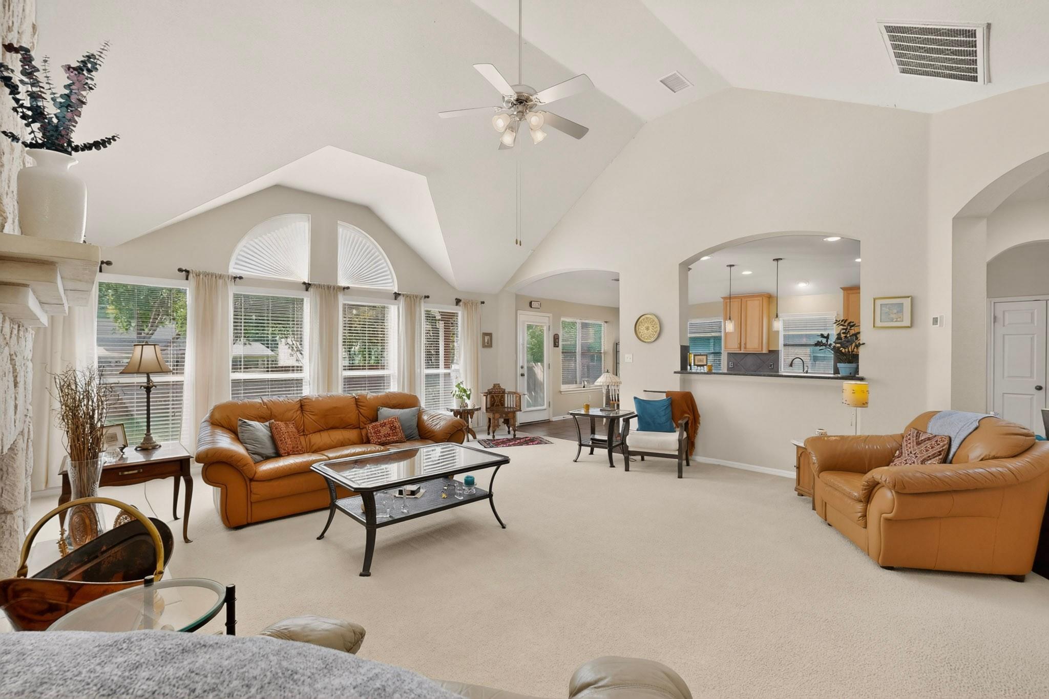 905 Victoria Ridge DR