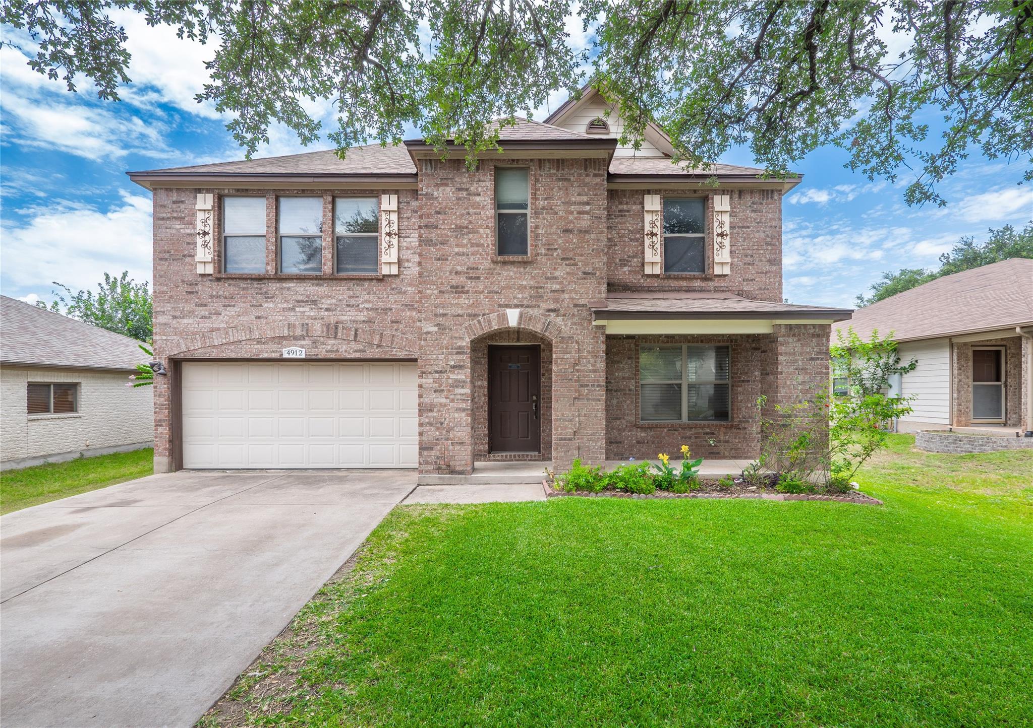 4912 Woodstock DR