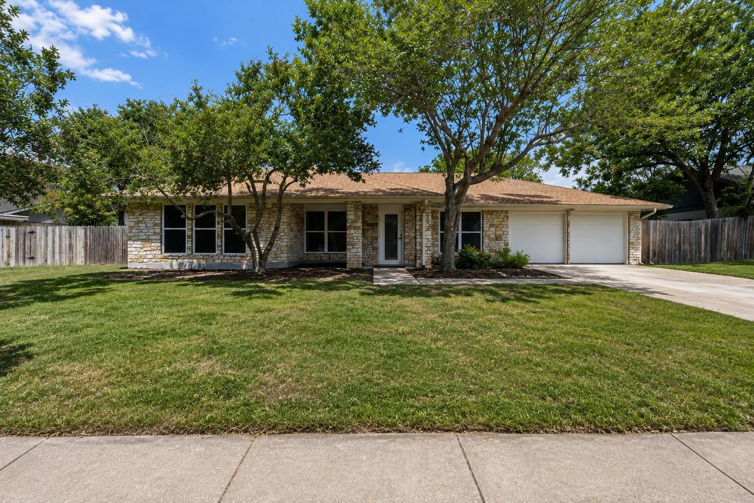 1403 Creekview DR