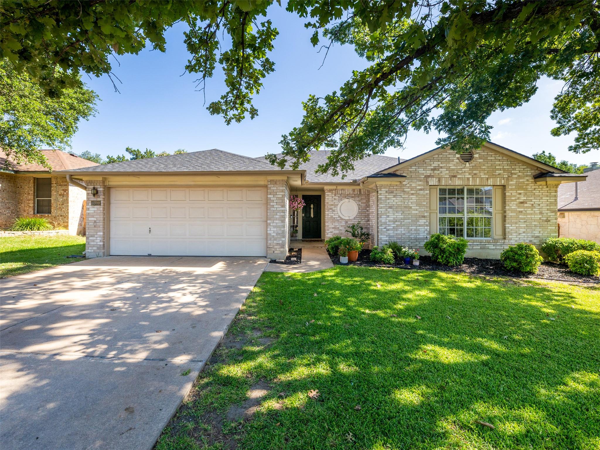 1209 Highland DR