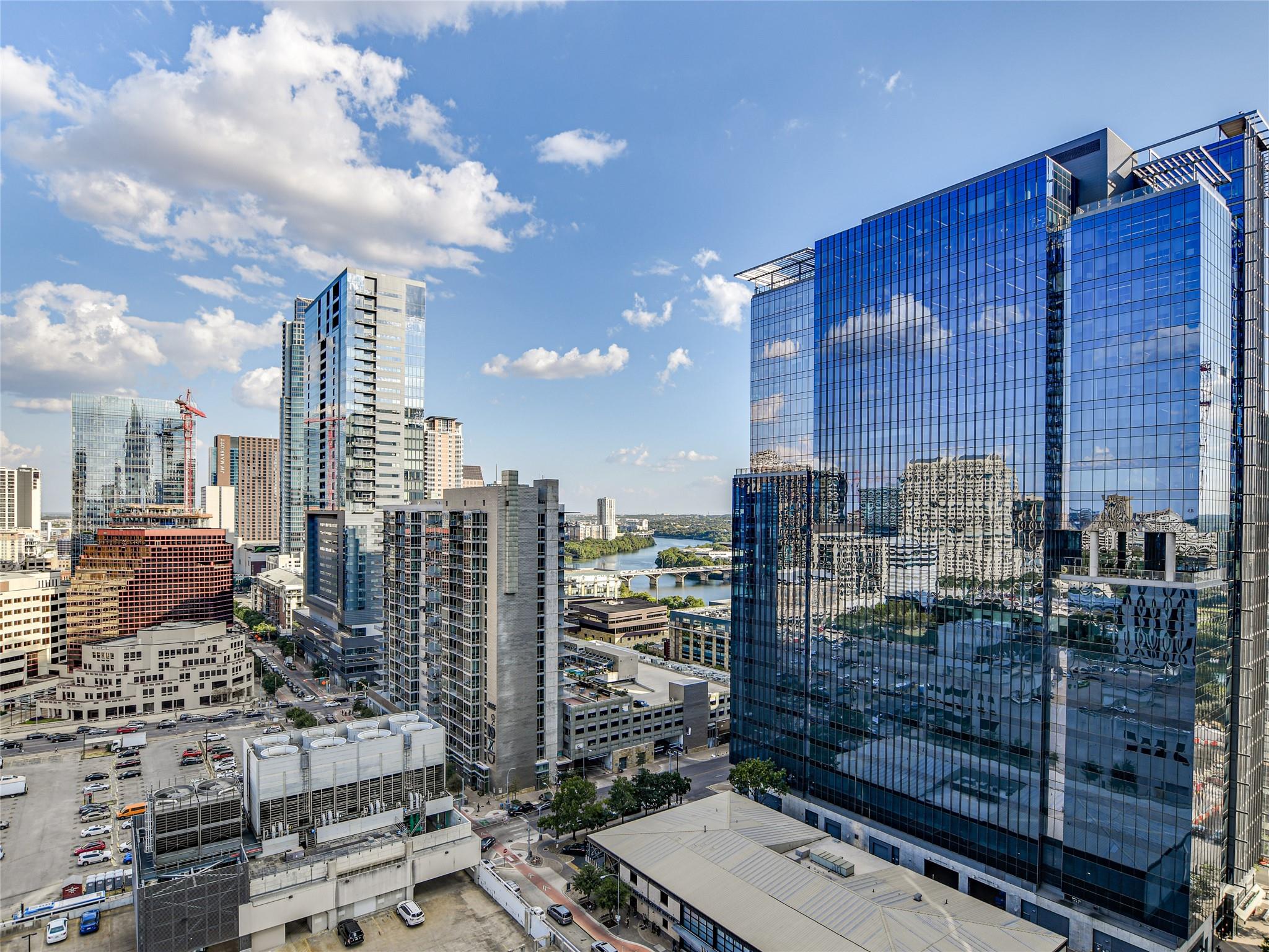 360 Nueces St