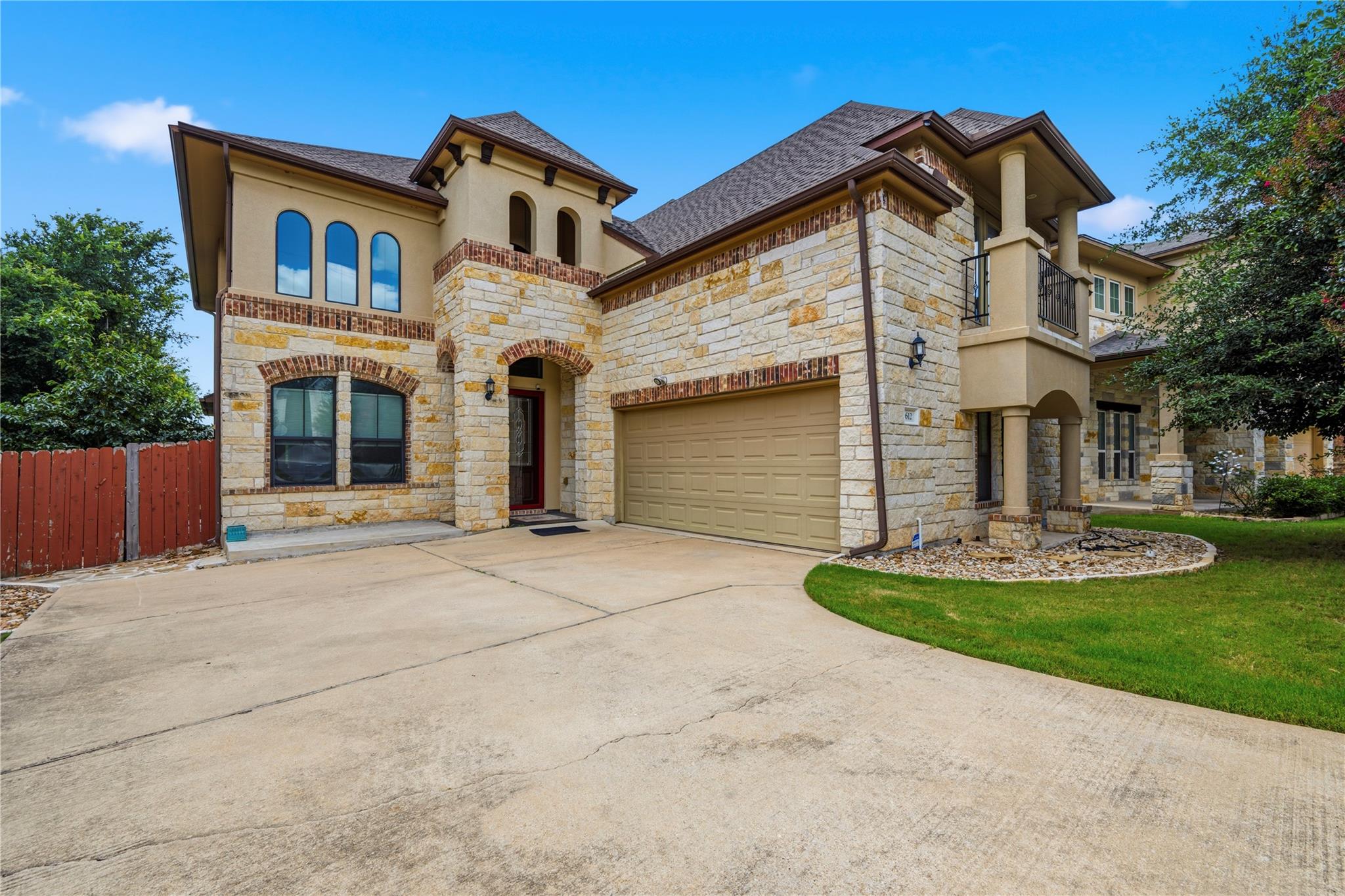612 Cascada LN