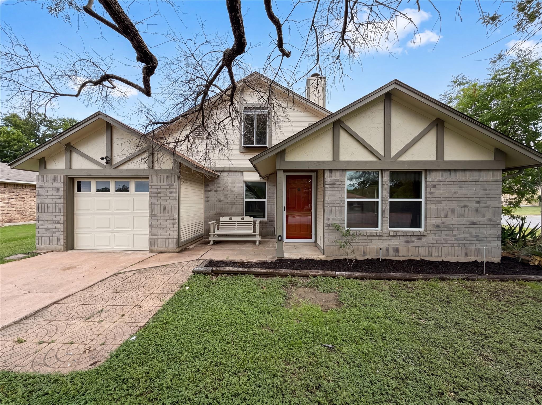1301 Pitcairn DR