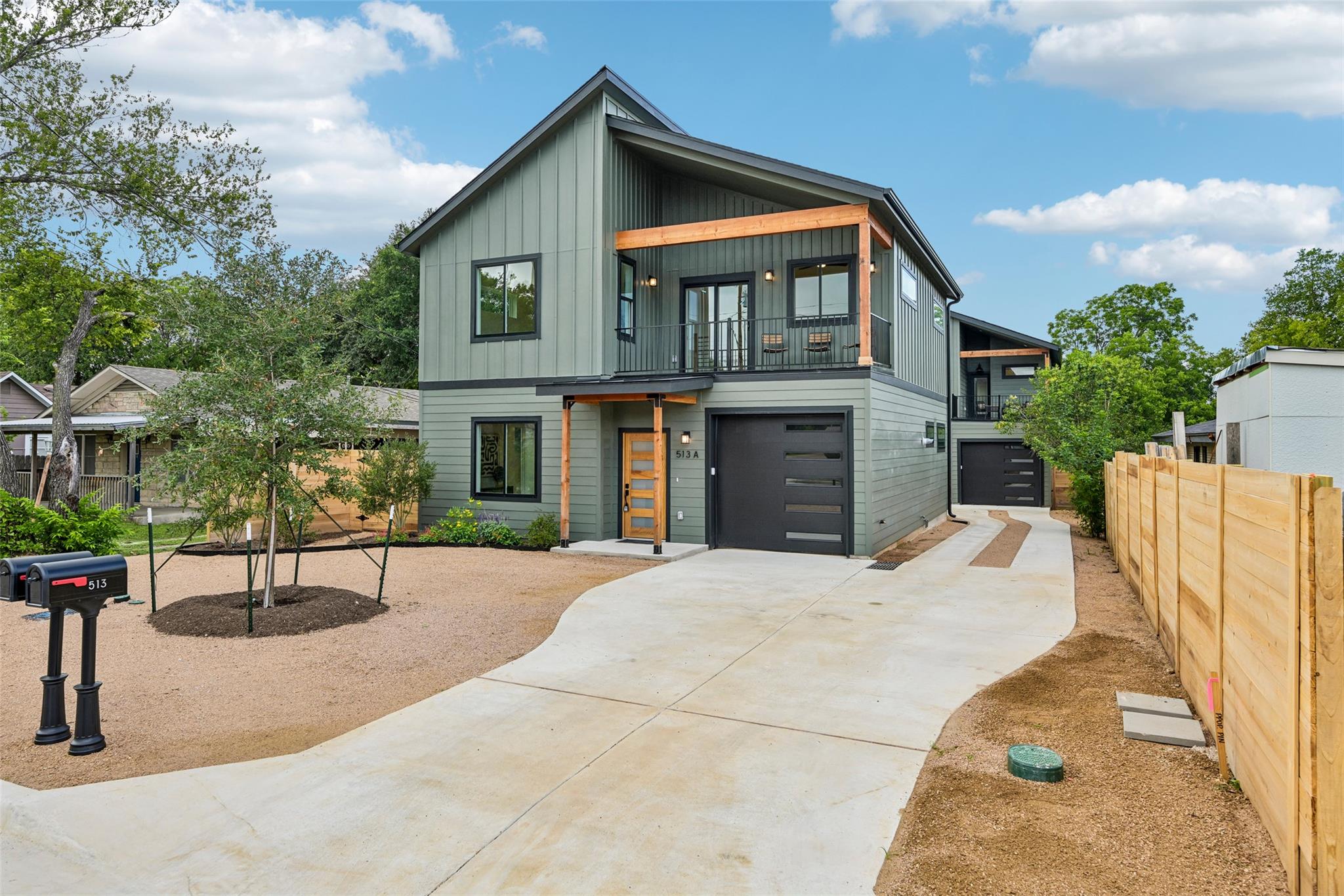 513 Odell ST