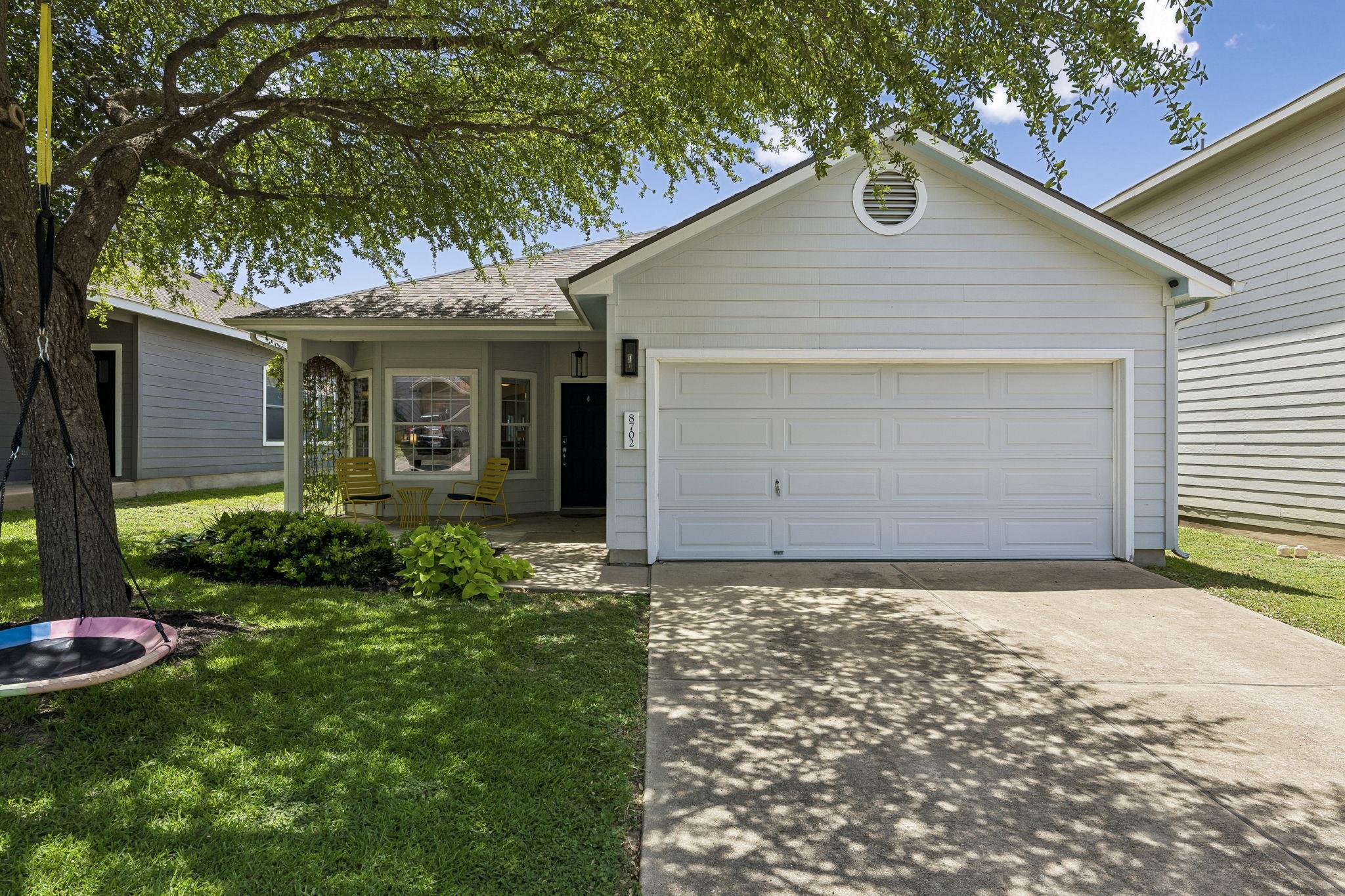 8702 Meridian Oak LN
