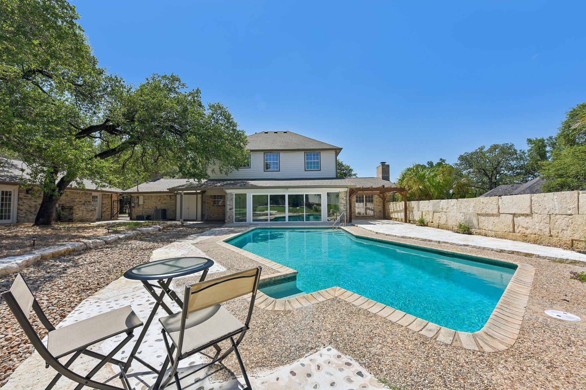 1915 Oak Forest DR