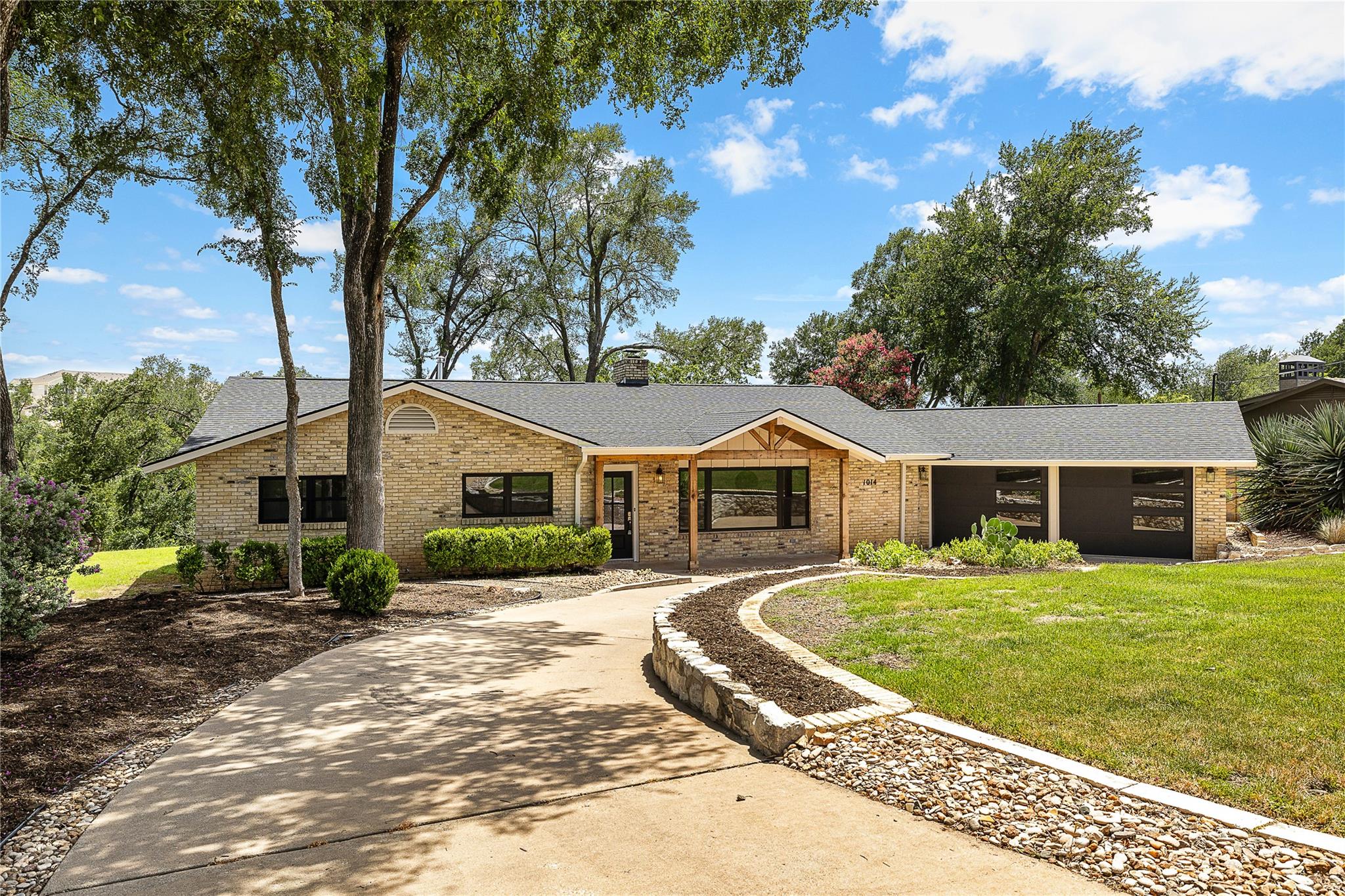 1014 Country Club RD