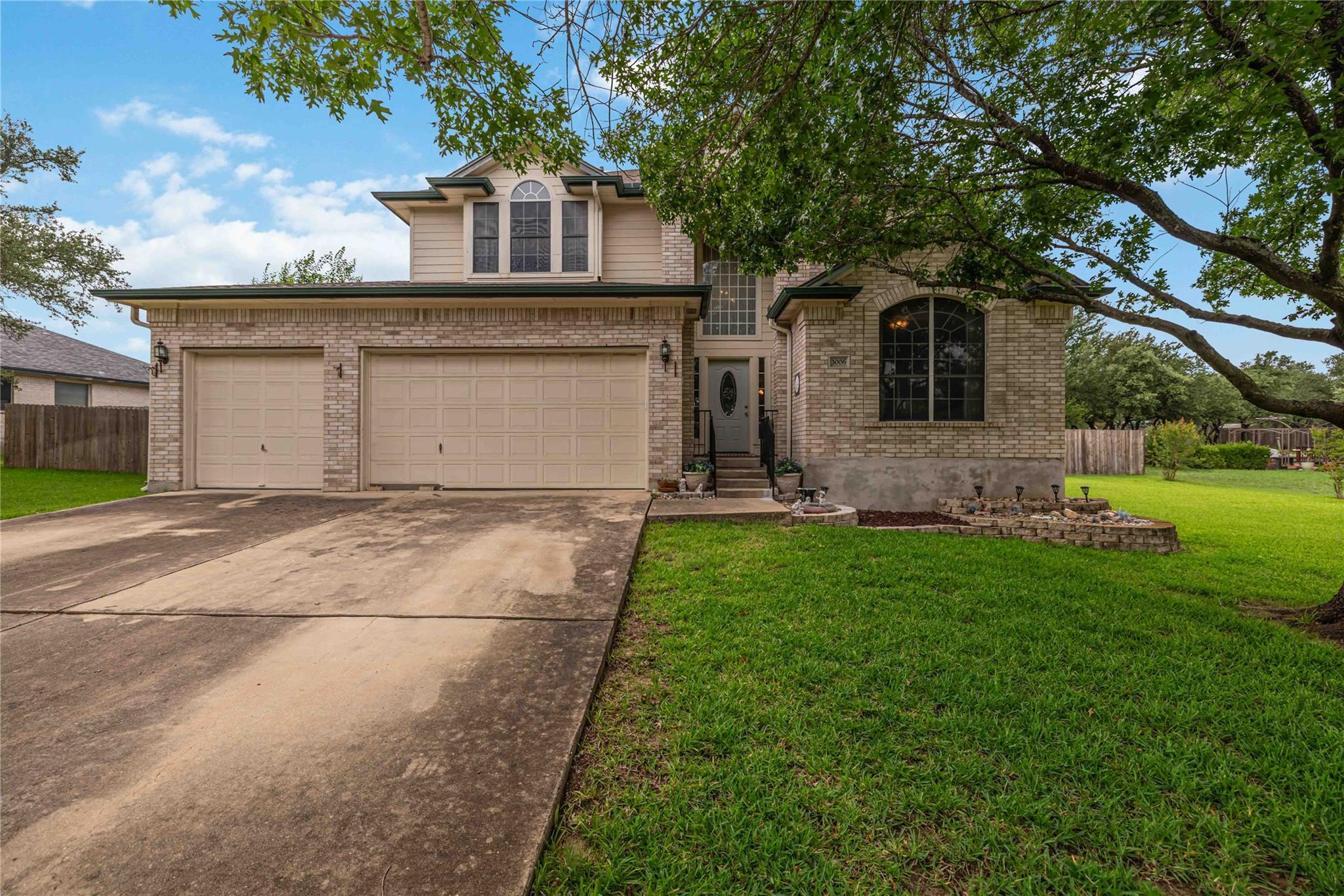 3006 Bradford Park DR