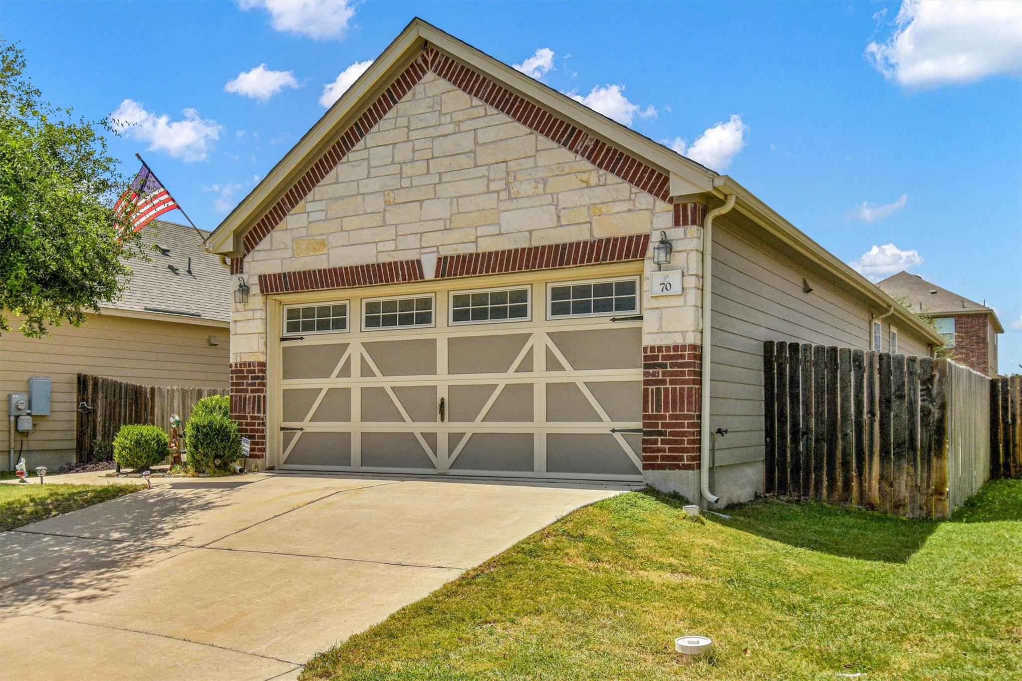 2950 Old Settlers BLVD