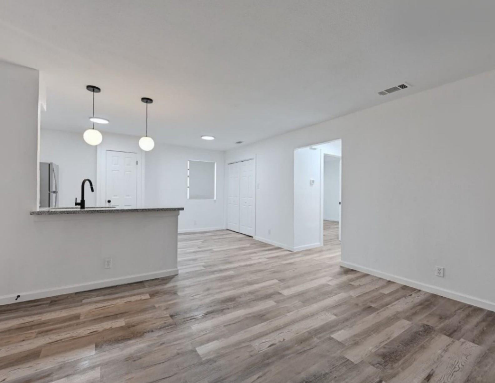 2303 Cedrick CV