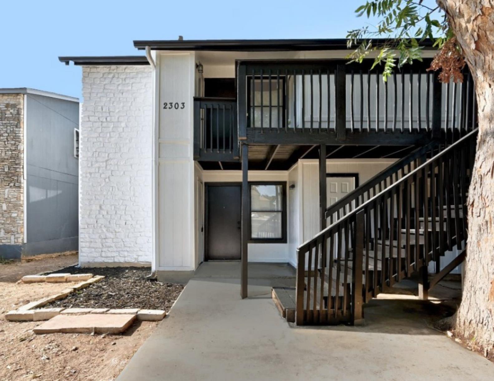 2303 Cedrick CV