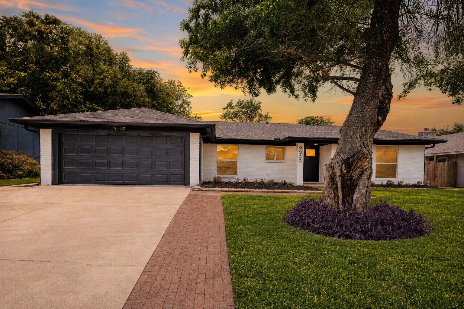 9843 Childress DR