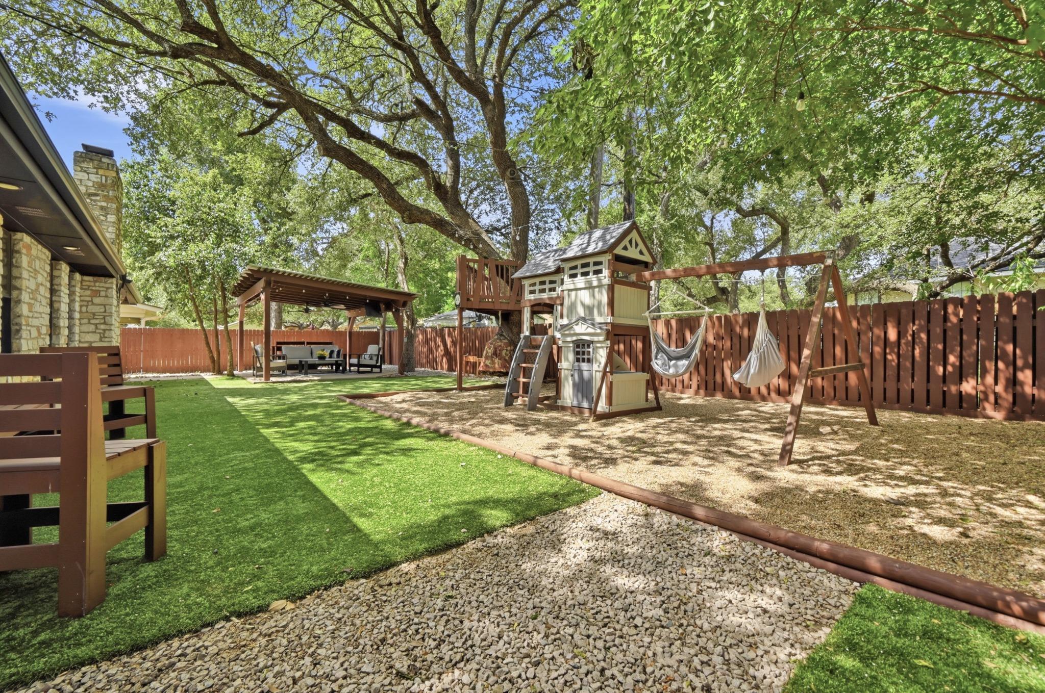 303 Pin Oak DR