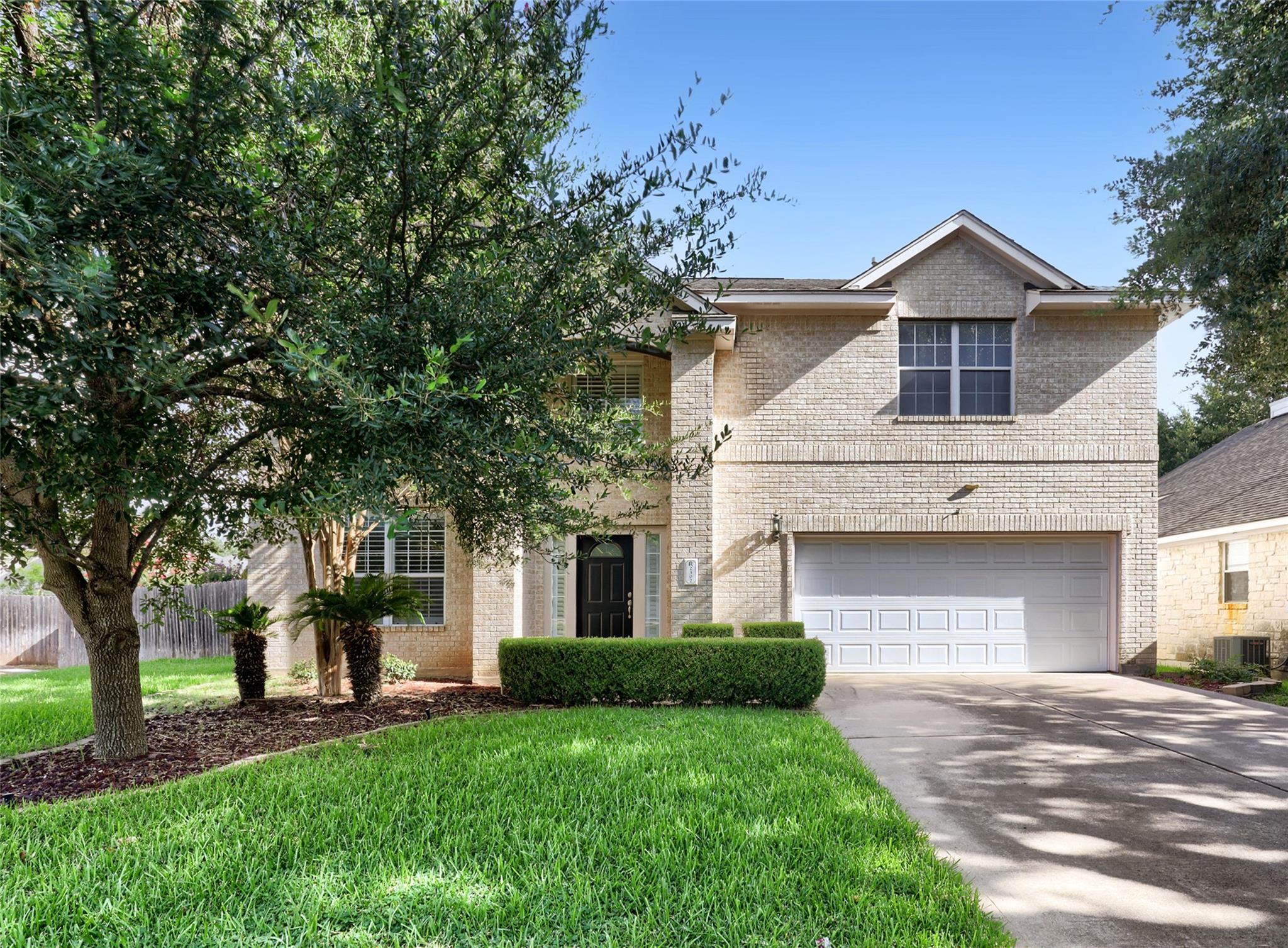 2302 Kristen LN