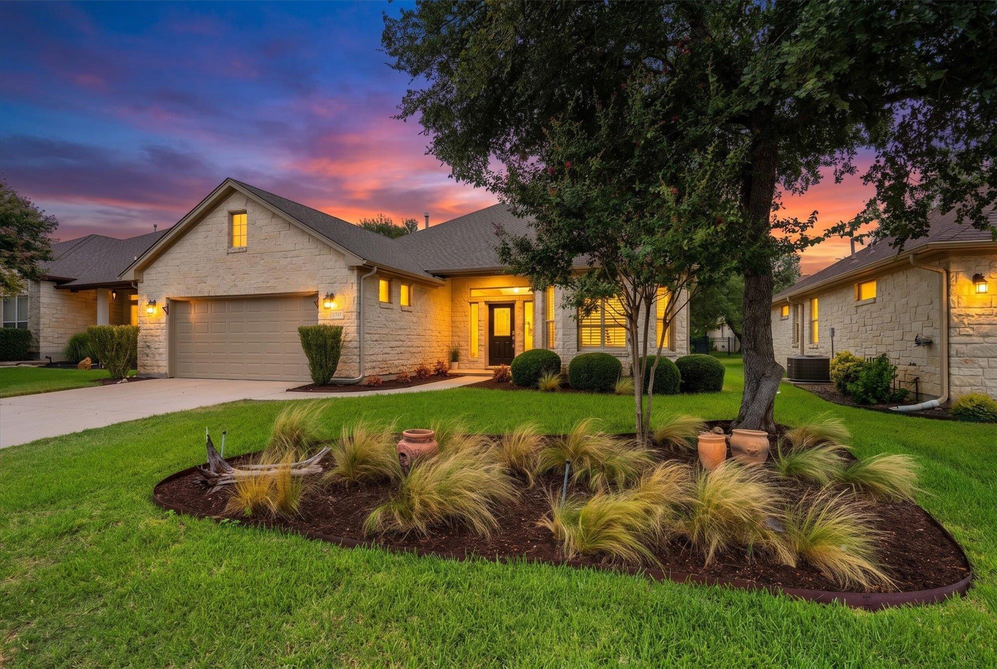 916 Heritage Oaks BND