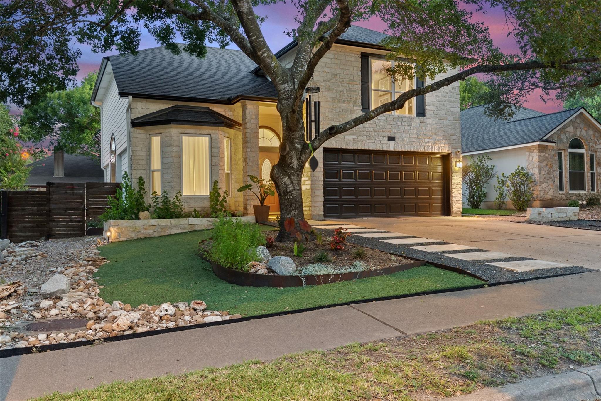 1209 Tetbury LN