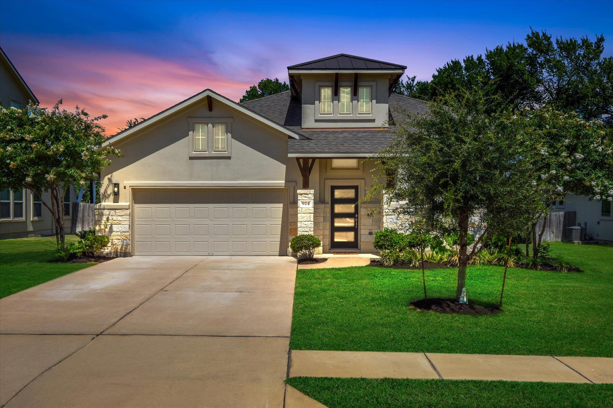 924 Centerra Hills CIR