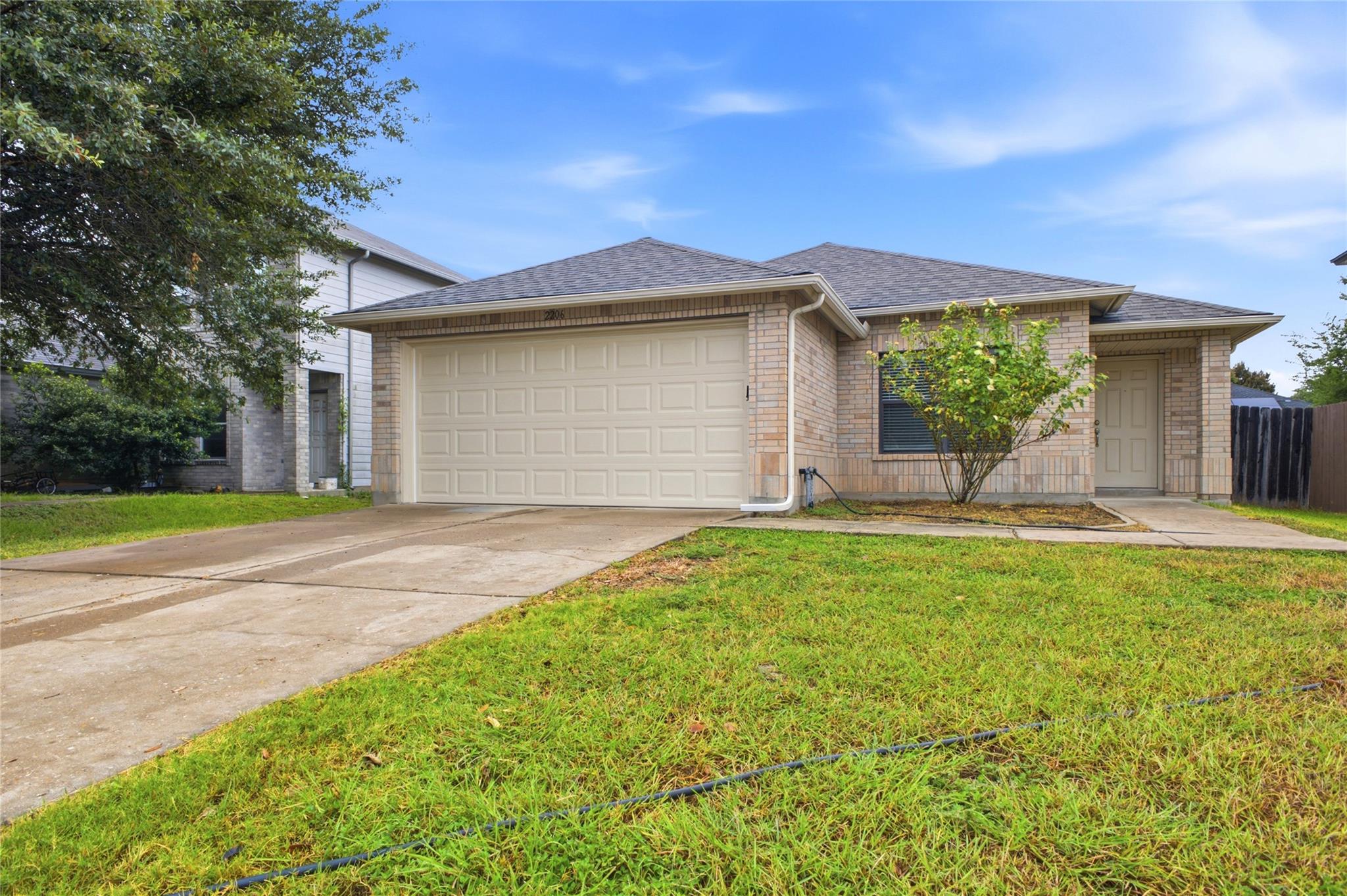 2206 Bluebonnet DR