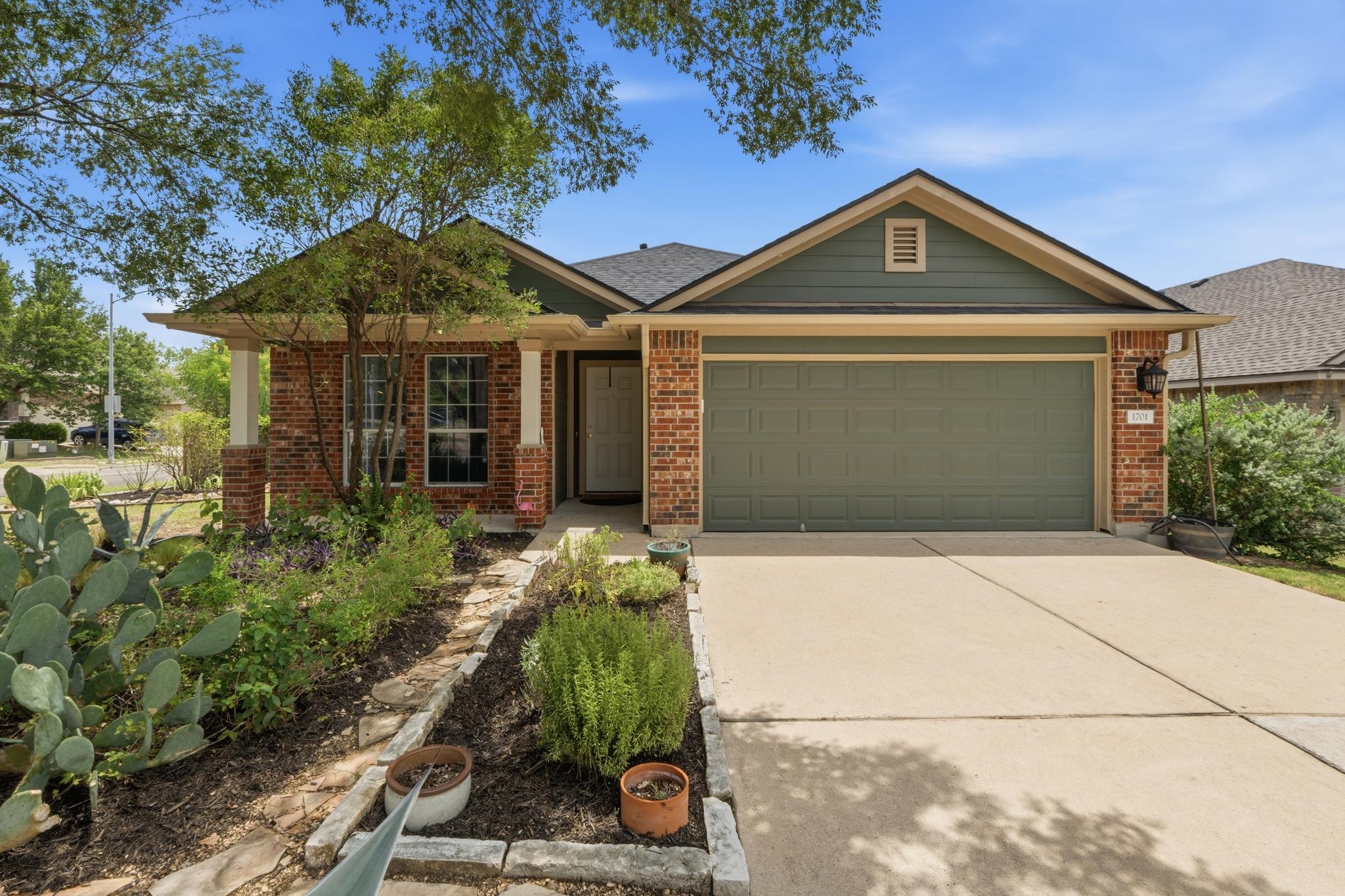 1701 McClannahan DR