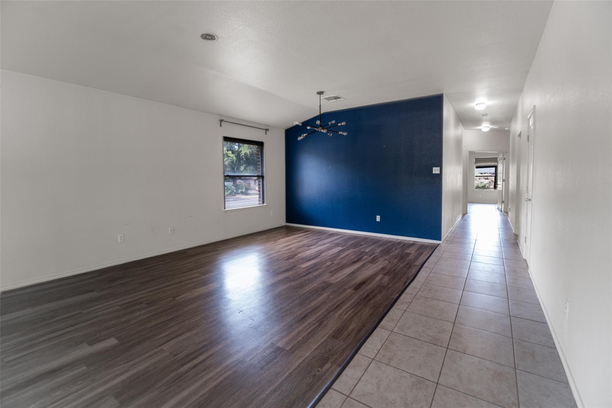 16201 Mones Ln