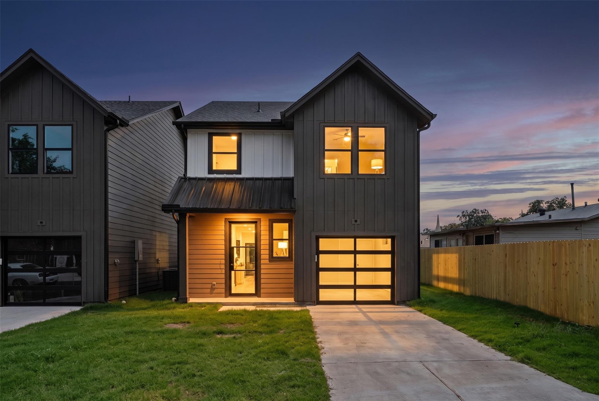 303 Hackberry Ln