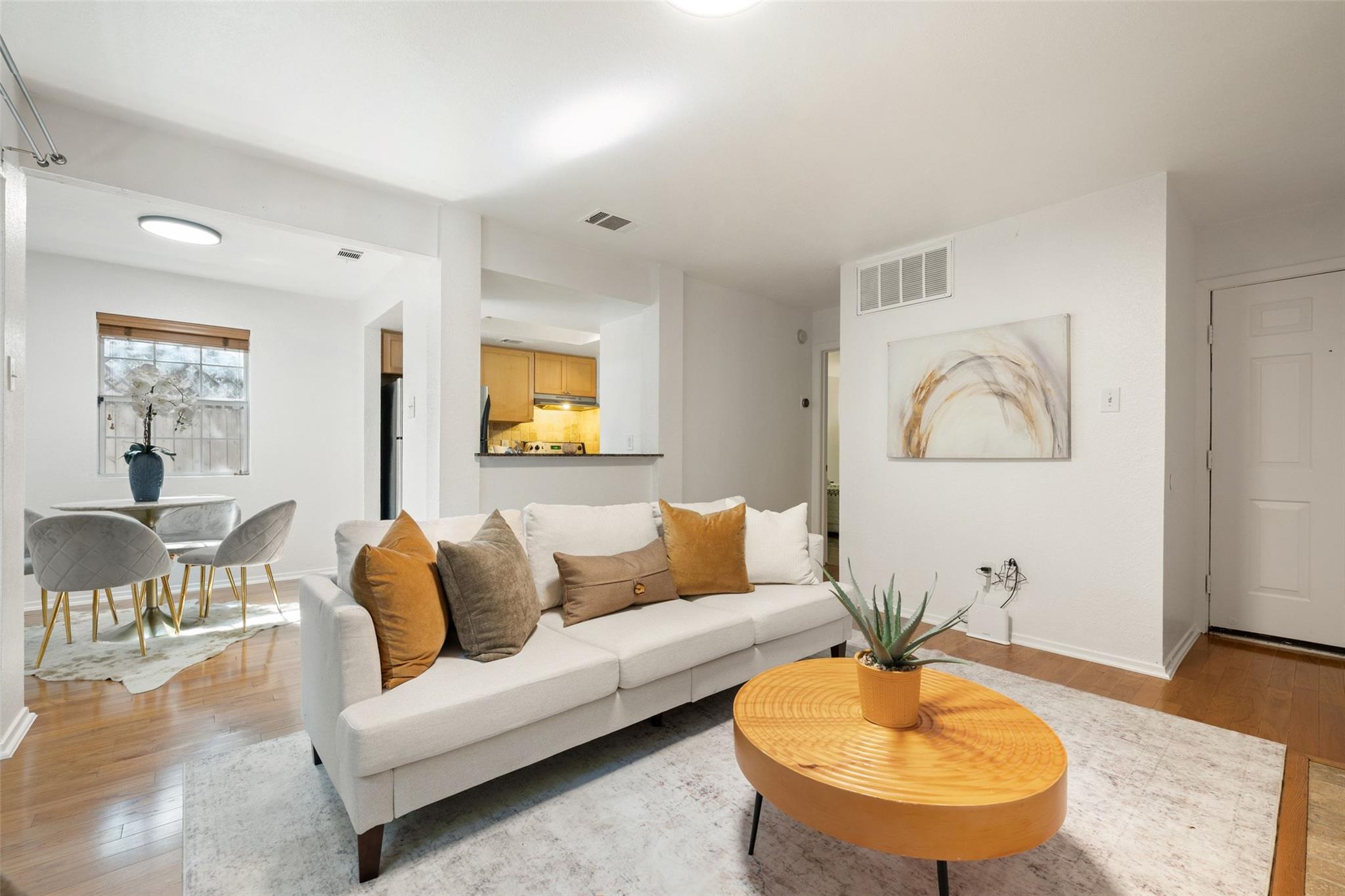 3627 Menchaca Rd