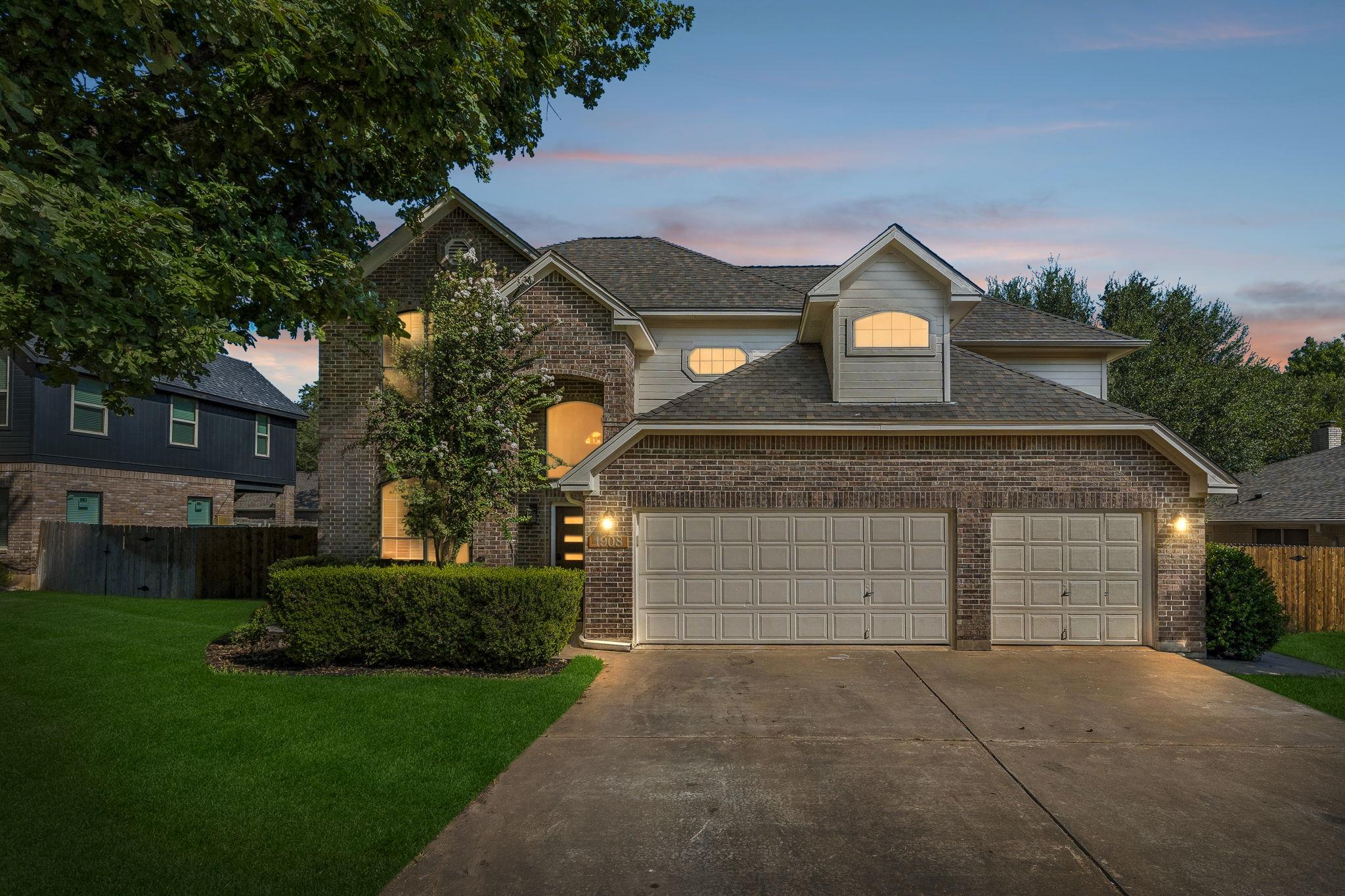 1908 Clearwater Dr