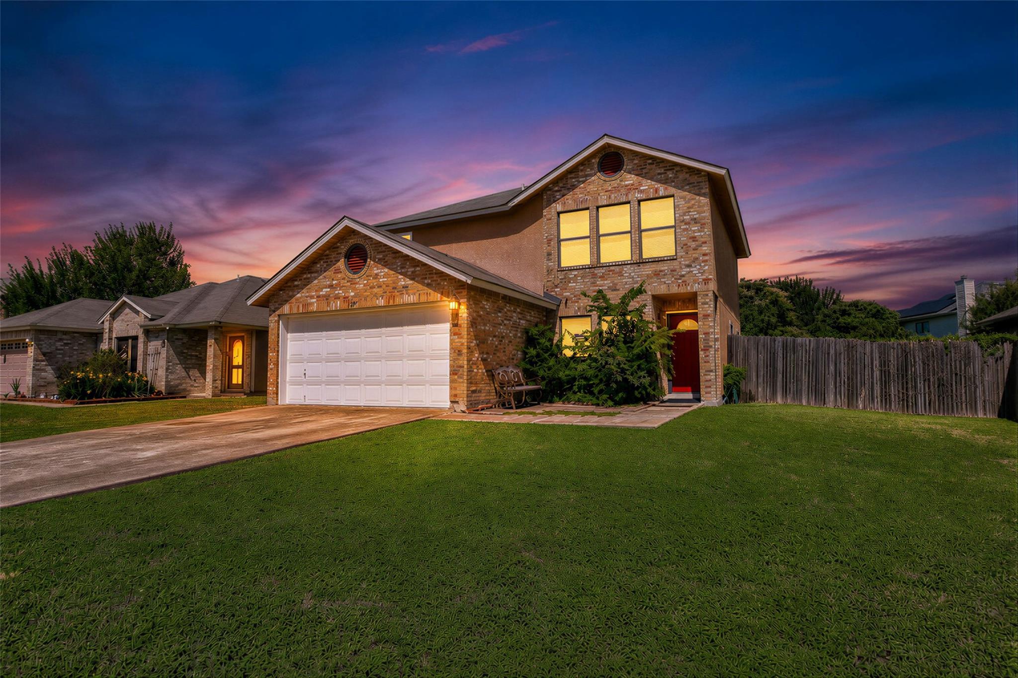 1347 Lakeside Loop