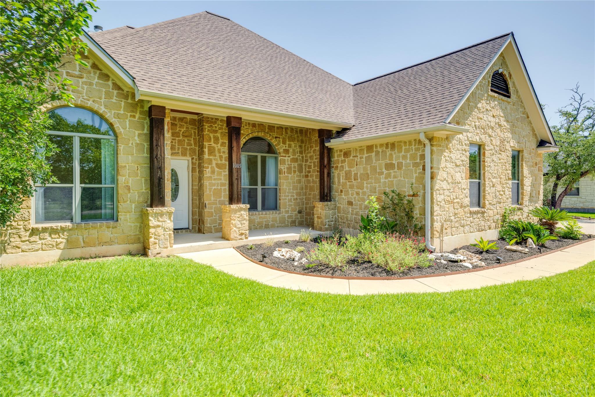 1005 Cedar Park Dr