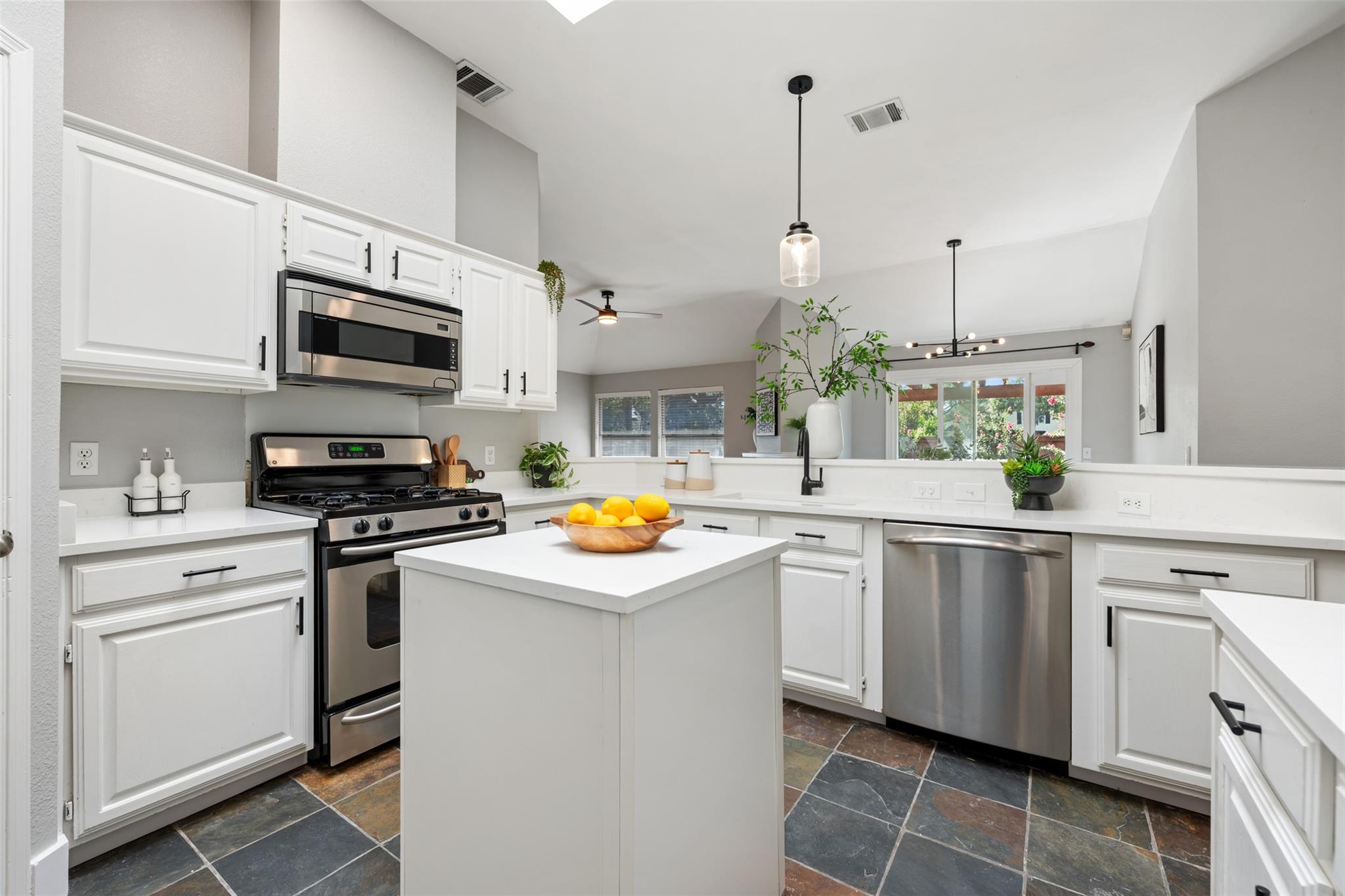 8009 Nairn Dr