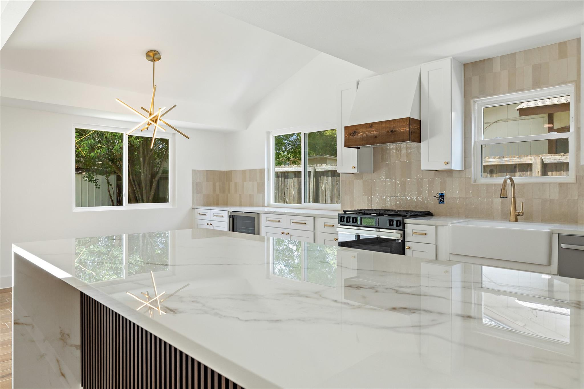 1111 Spearson Ln