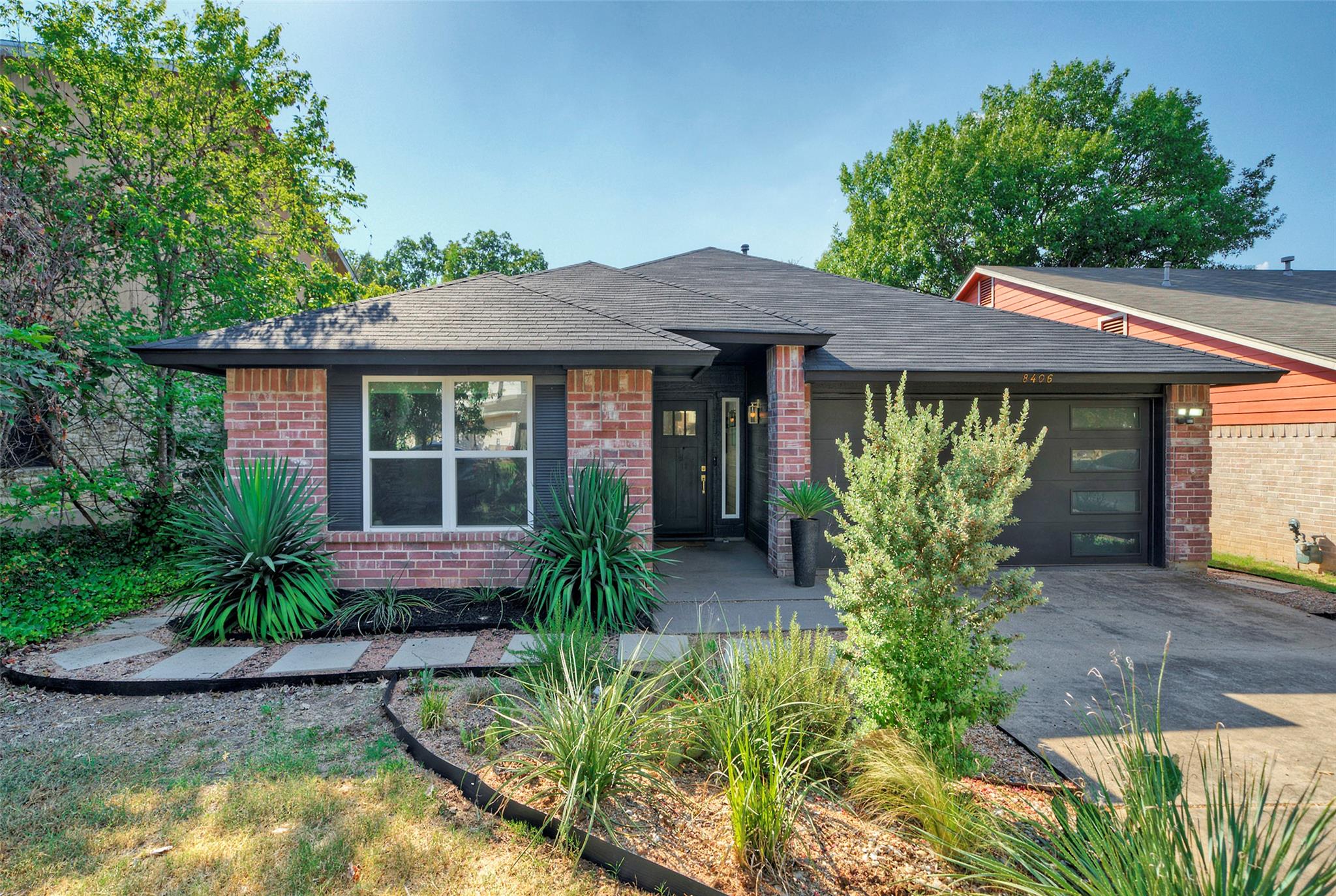 8406 Los Ranchos Dr