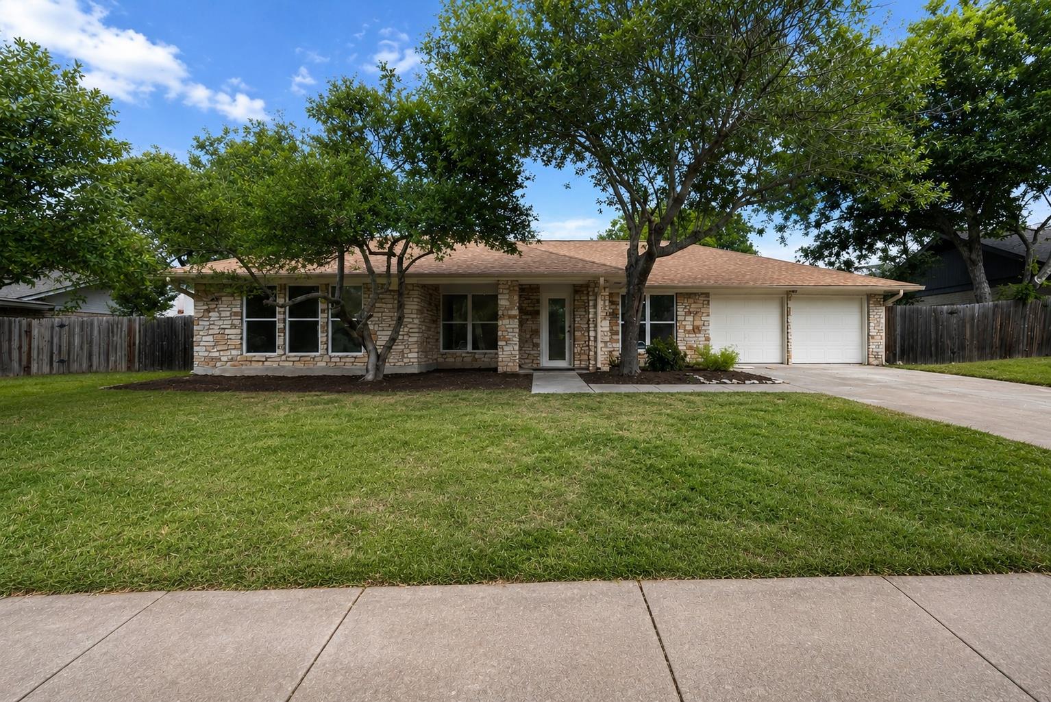 1403 Creekview Dr